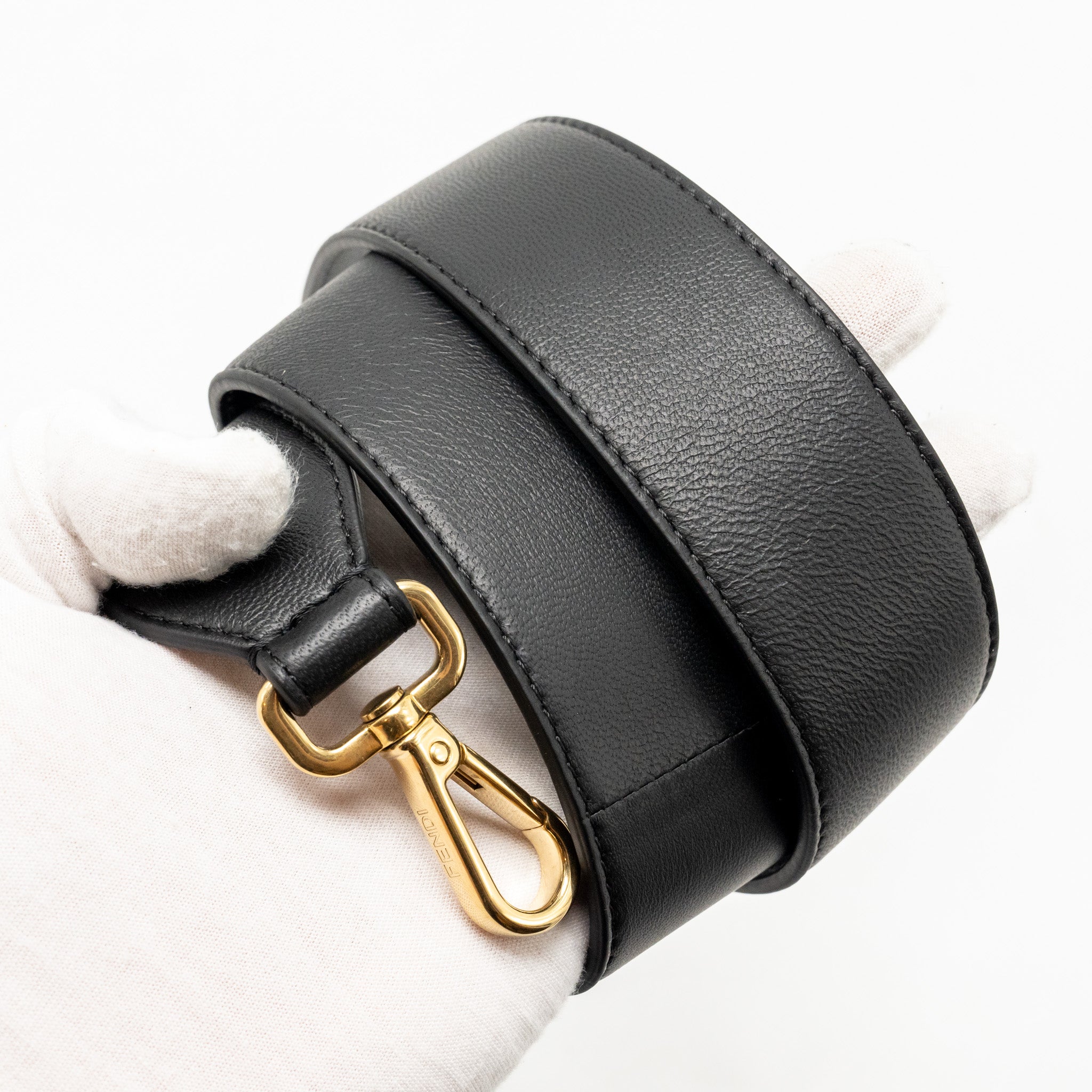 fendi-large-baguette-bag-nappa-black-ghw-1