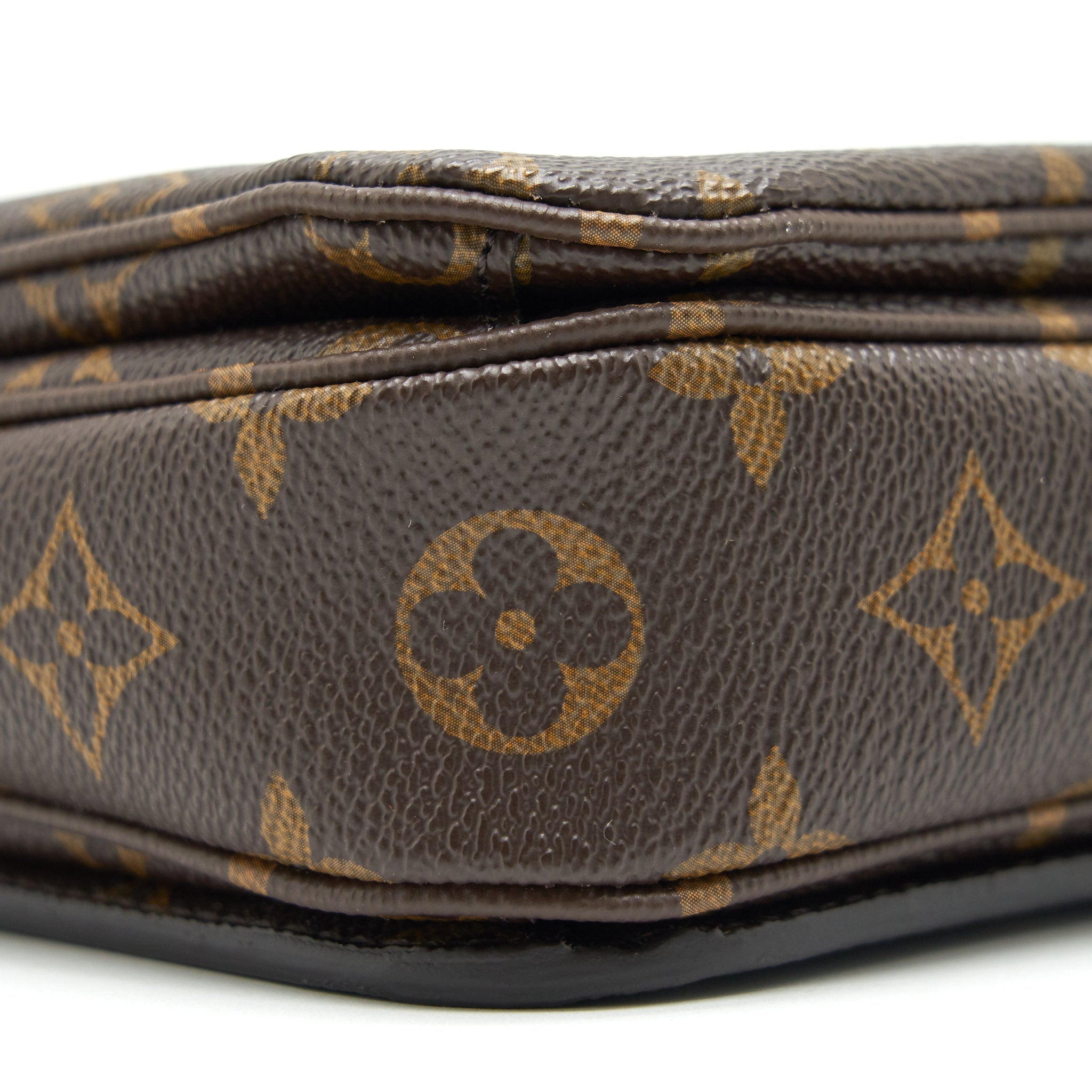 copy-of-louis-vuitton-pochette-metis-monogram