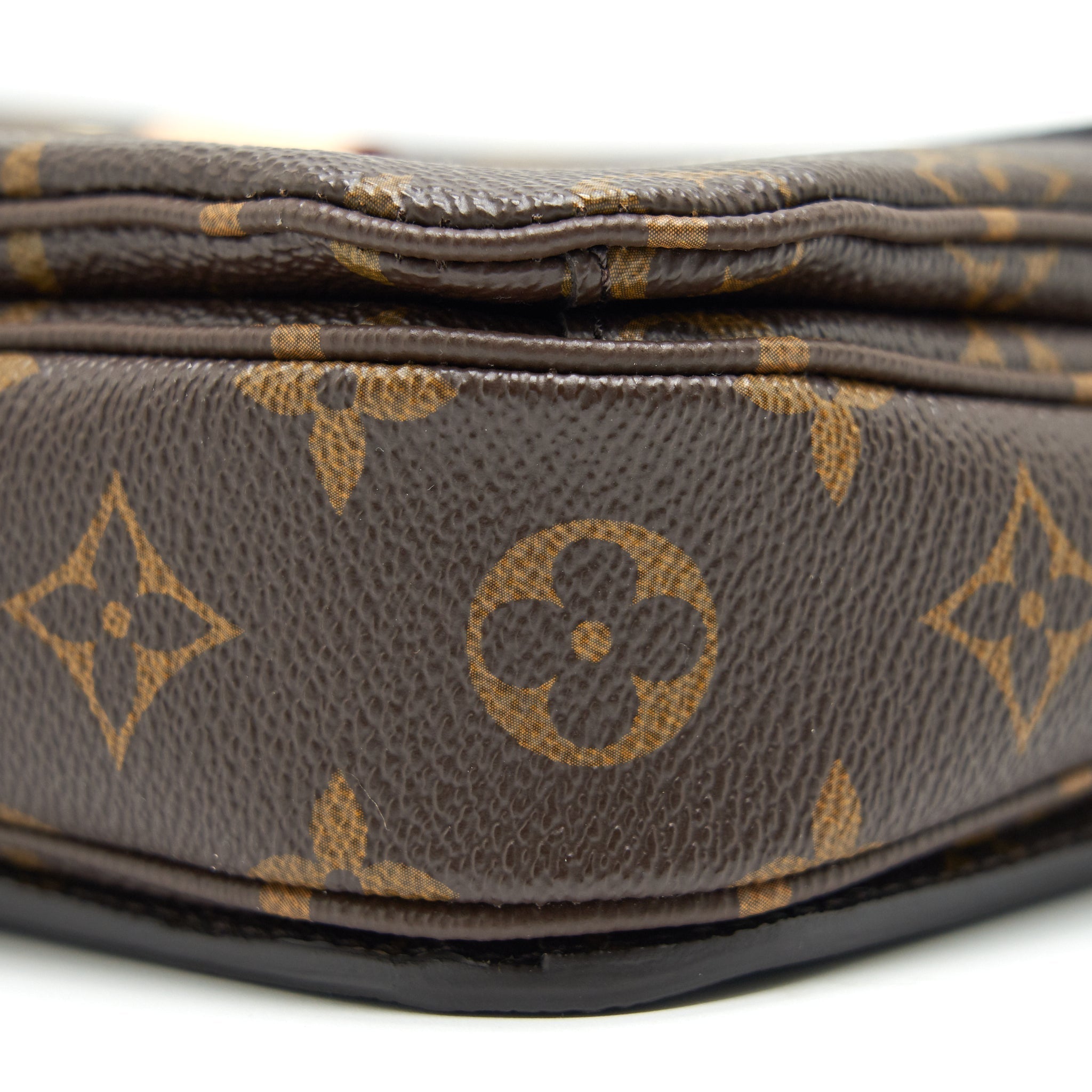 copy-of-louis-vuitton-pochette-metis-monogram
