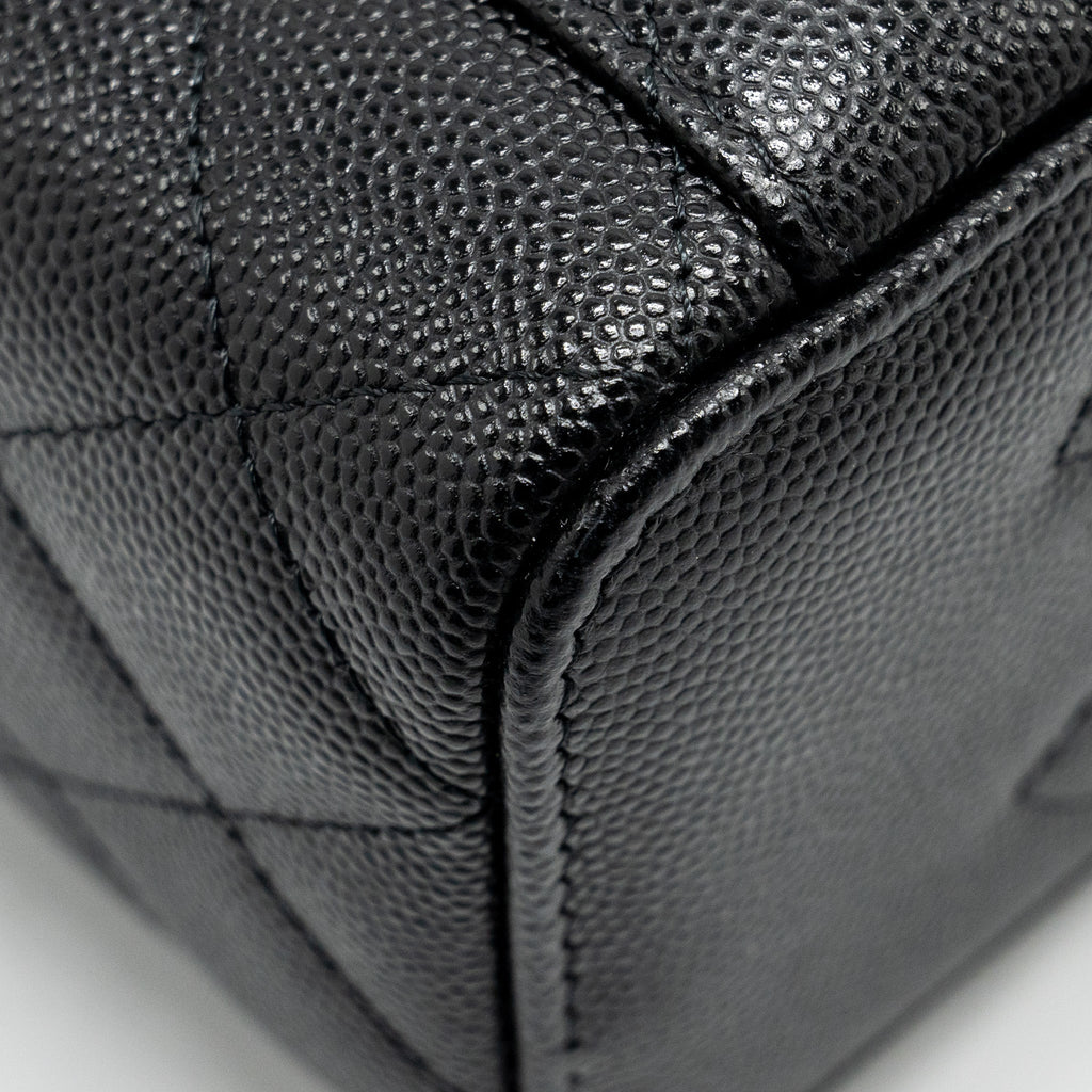 chanel-long-vanity-with-chain-caviar-black-lghw-2