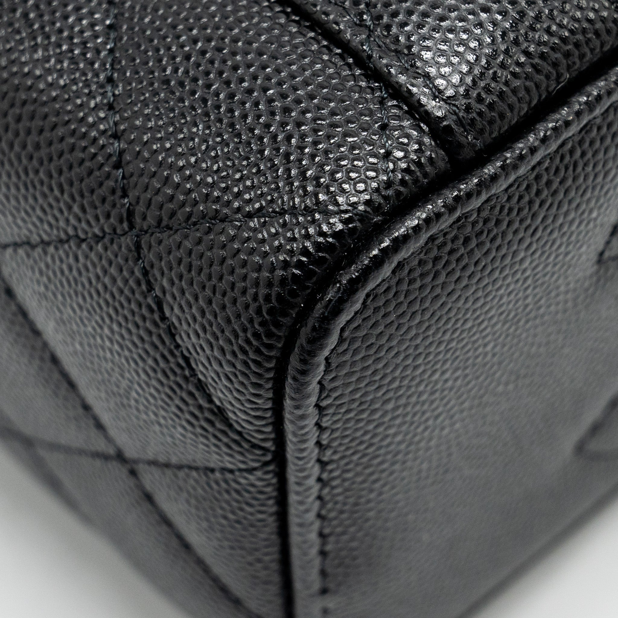 chanel-long-vanity-with-chain-caviar-black-lghw-2