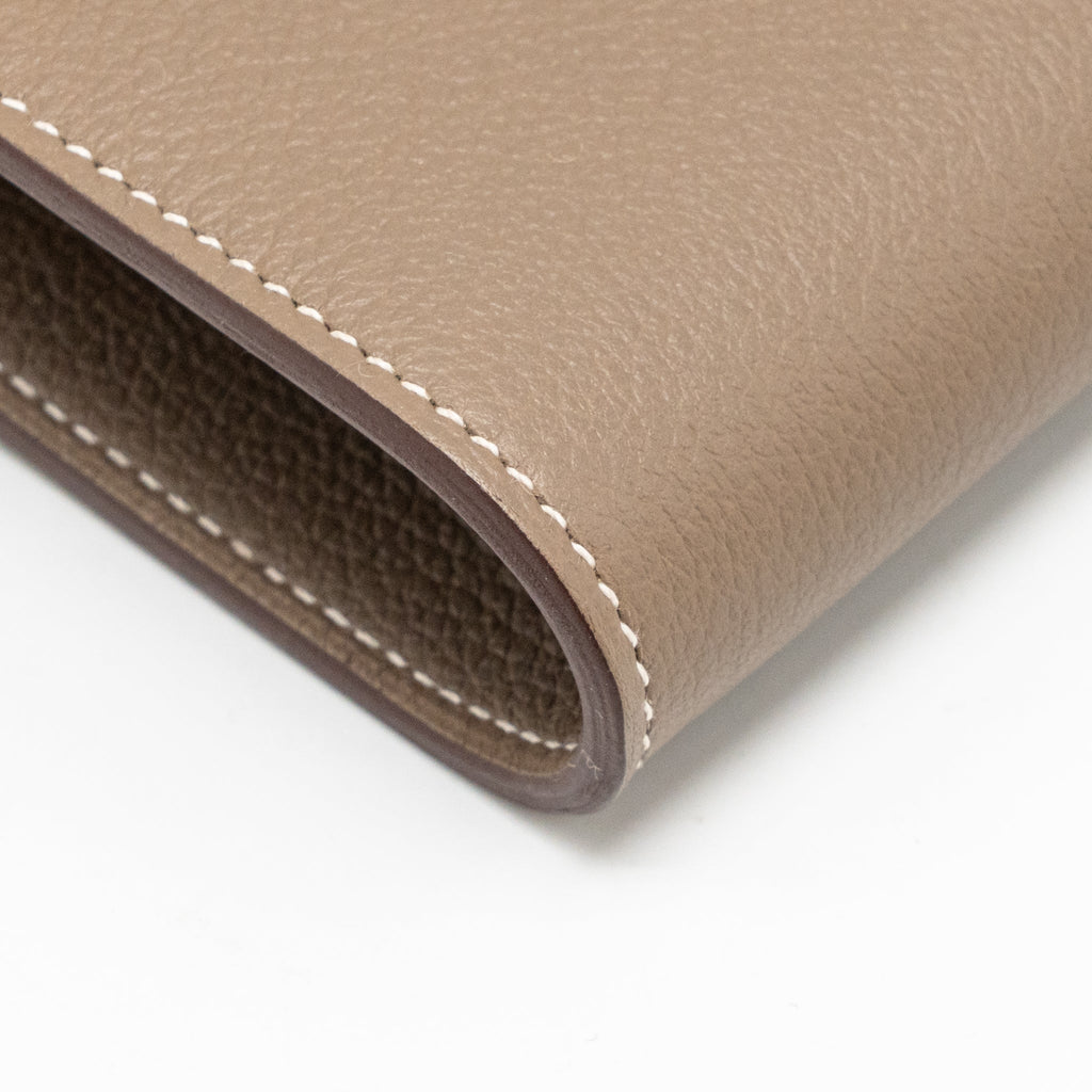 hermes-classic-kelly-to-go-evercolor-etoupe-shw-stamp-b