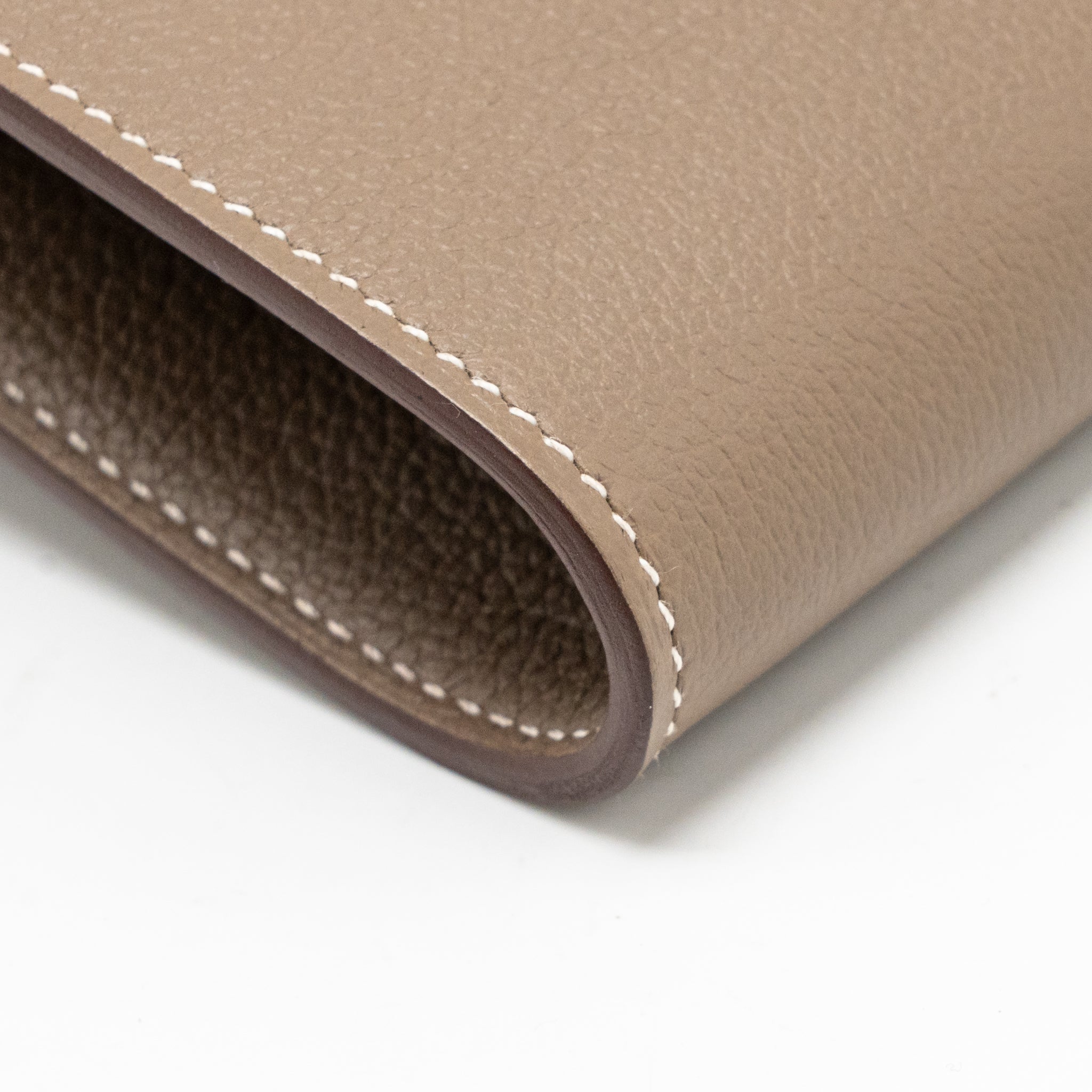 hermes-classic-kelly-to-go-evercolor-etoupe-shw-stamp-b