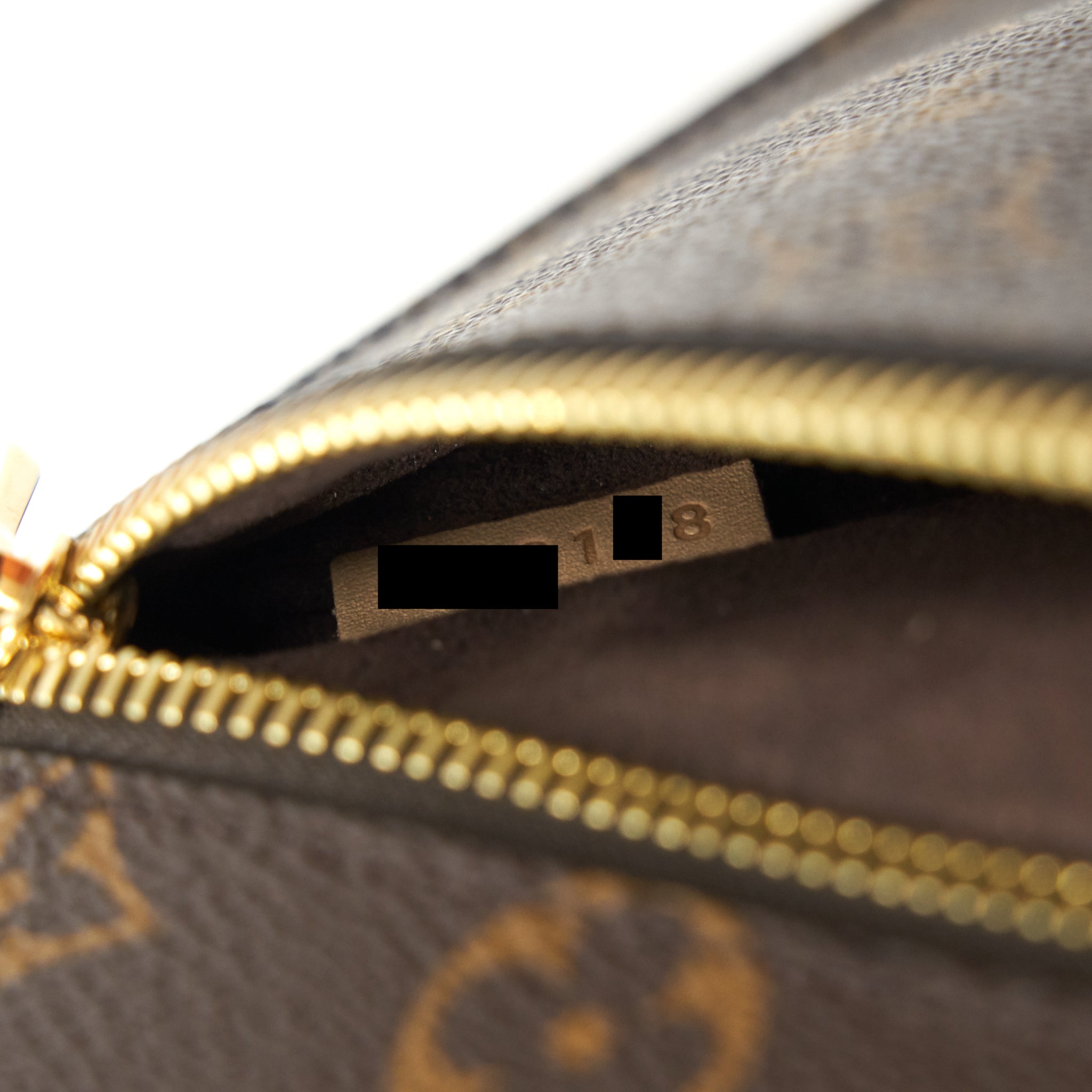 copy-of-louis-vuitton-pochette-metis-monogram