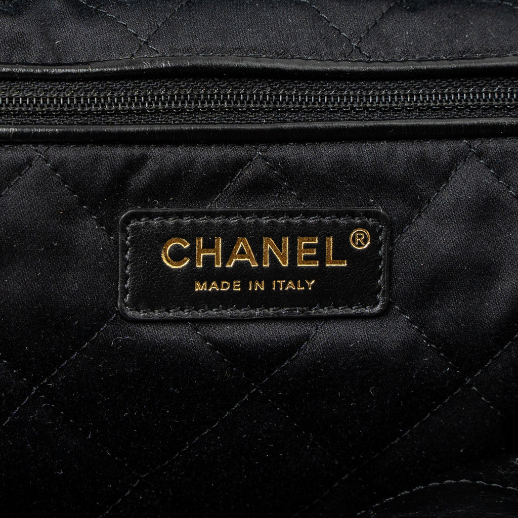 chanel-large-22-bag-shiny-calfskin-black-ghw-microchip