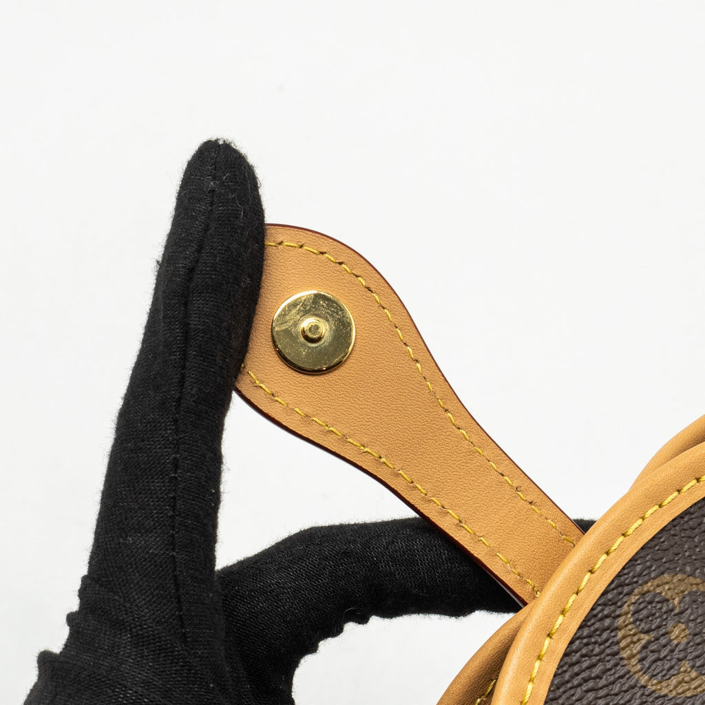 louis-vuitton-fold-me-pouch-monogram-canvas-ghw-2