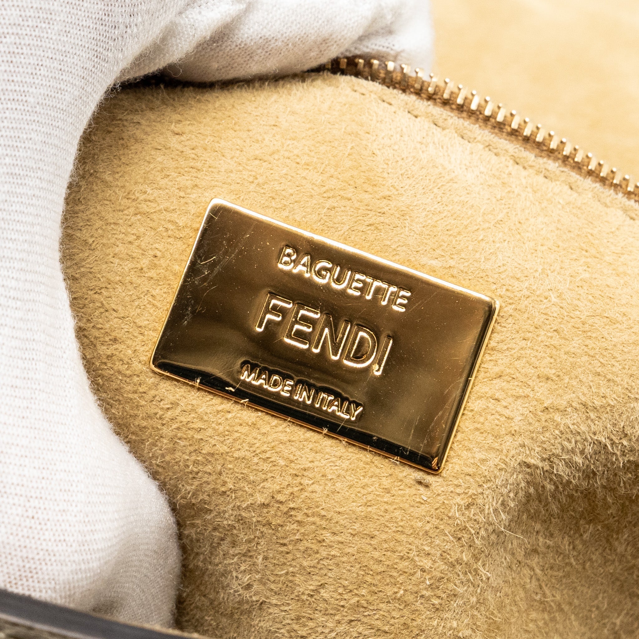 fendi-vitello-king-metal-stitch-baguette-lambskin-white-ghw