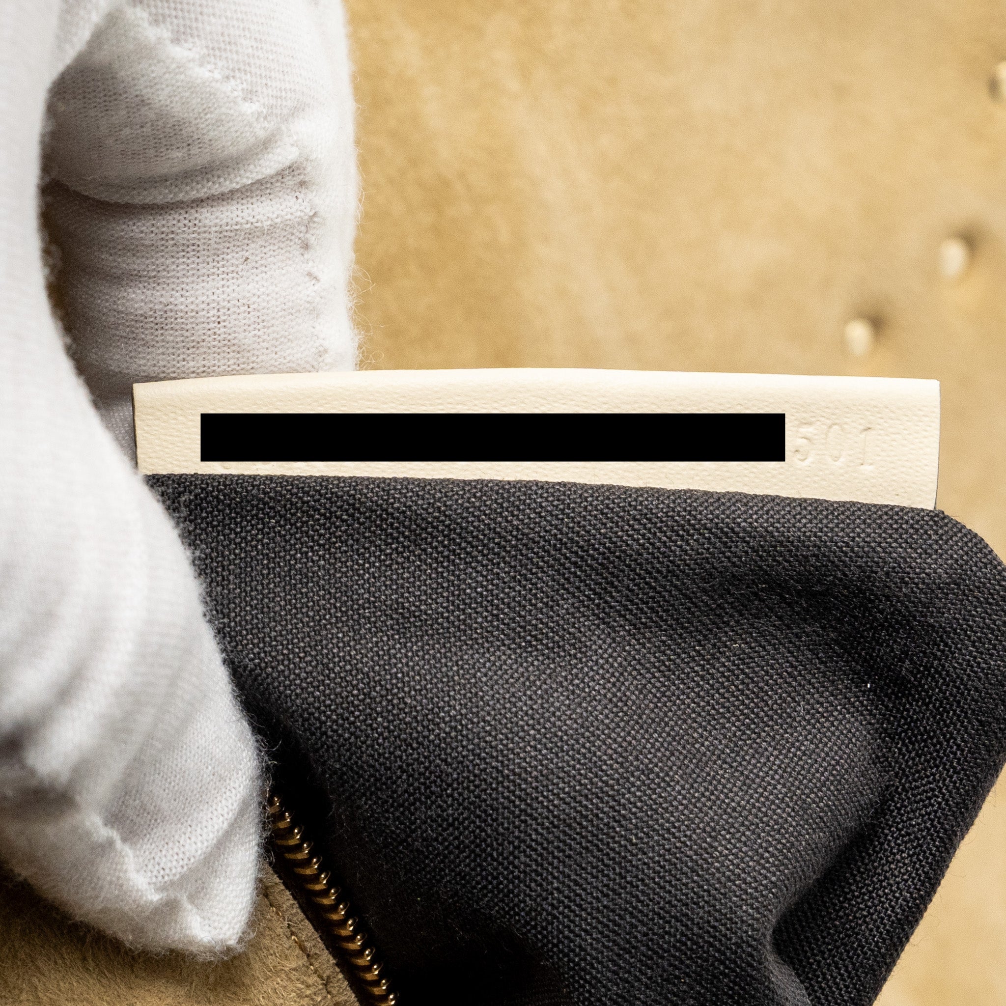 fendi-vitello-king-metal-stitch-baguette-lambskin-white-ghw