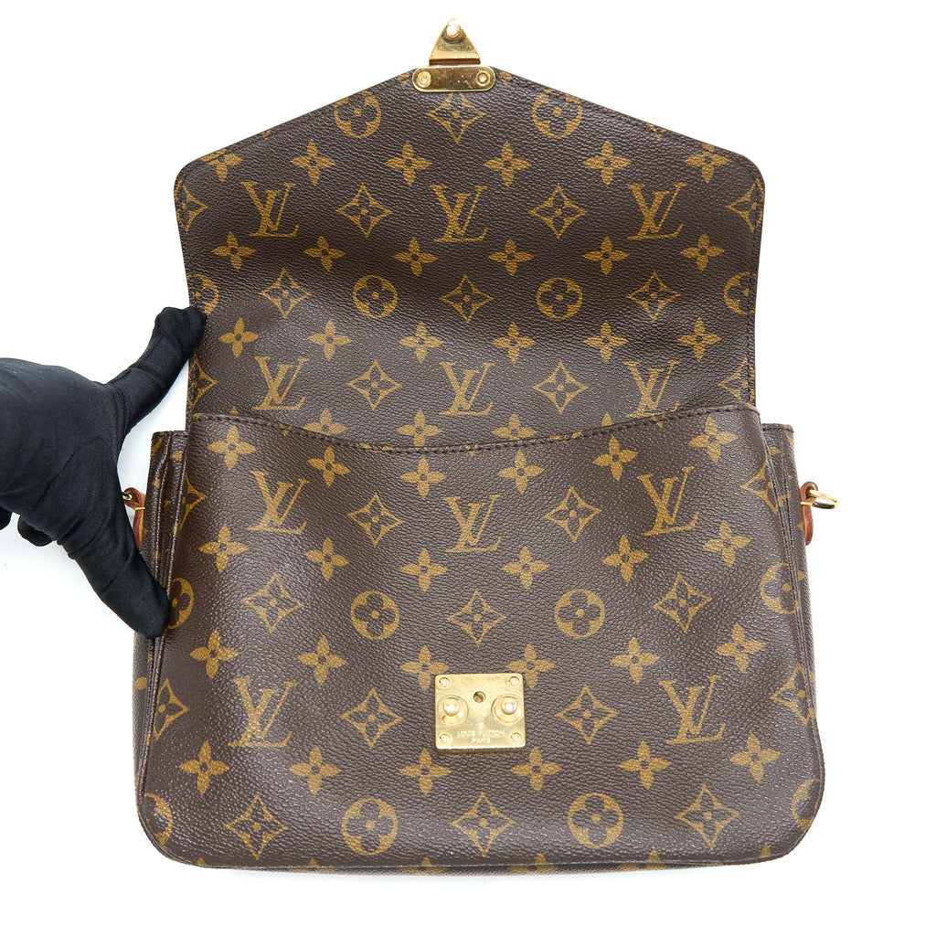 louis-vuitton-pochette-metis-monogram-canvas-ghw-3