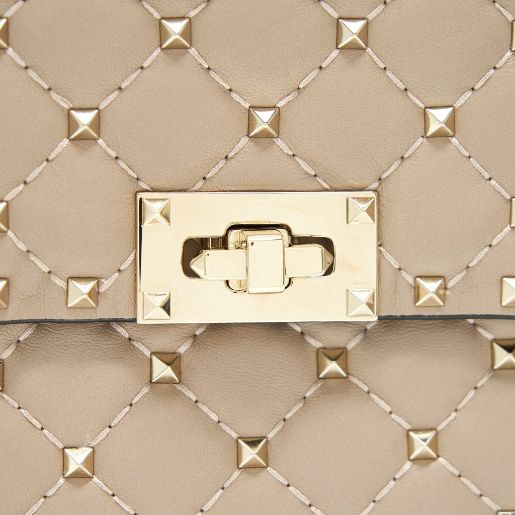 valentino-garavani-large-rockstud-spike-shoulder-bag-beige-lghw