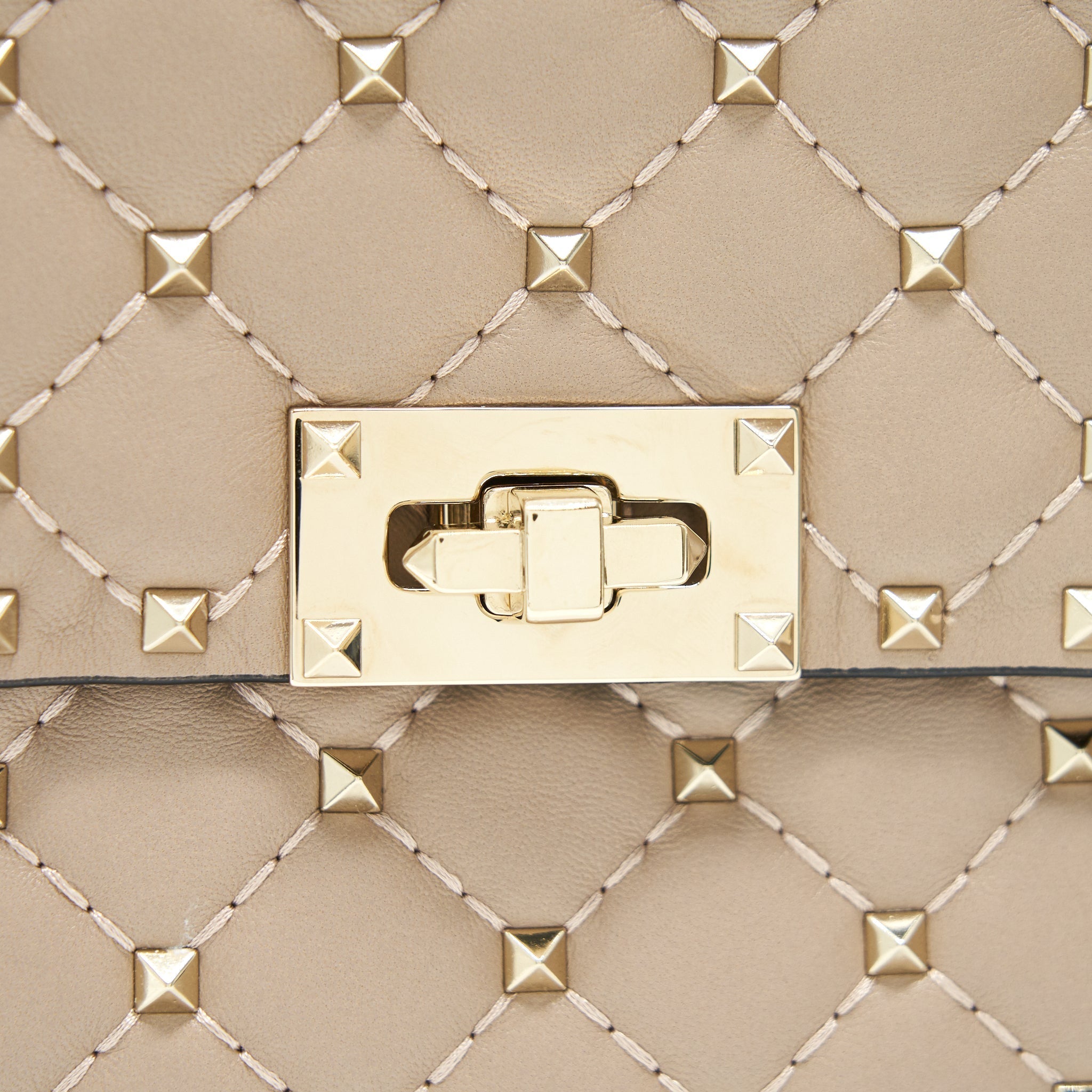 valentino-garavani-large-rockstud-spike-shoulder-bag-beige-lghw