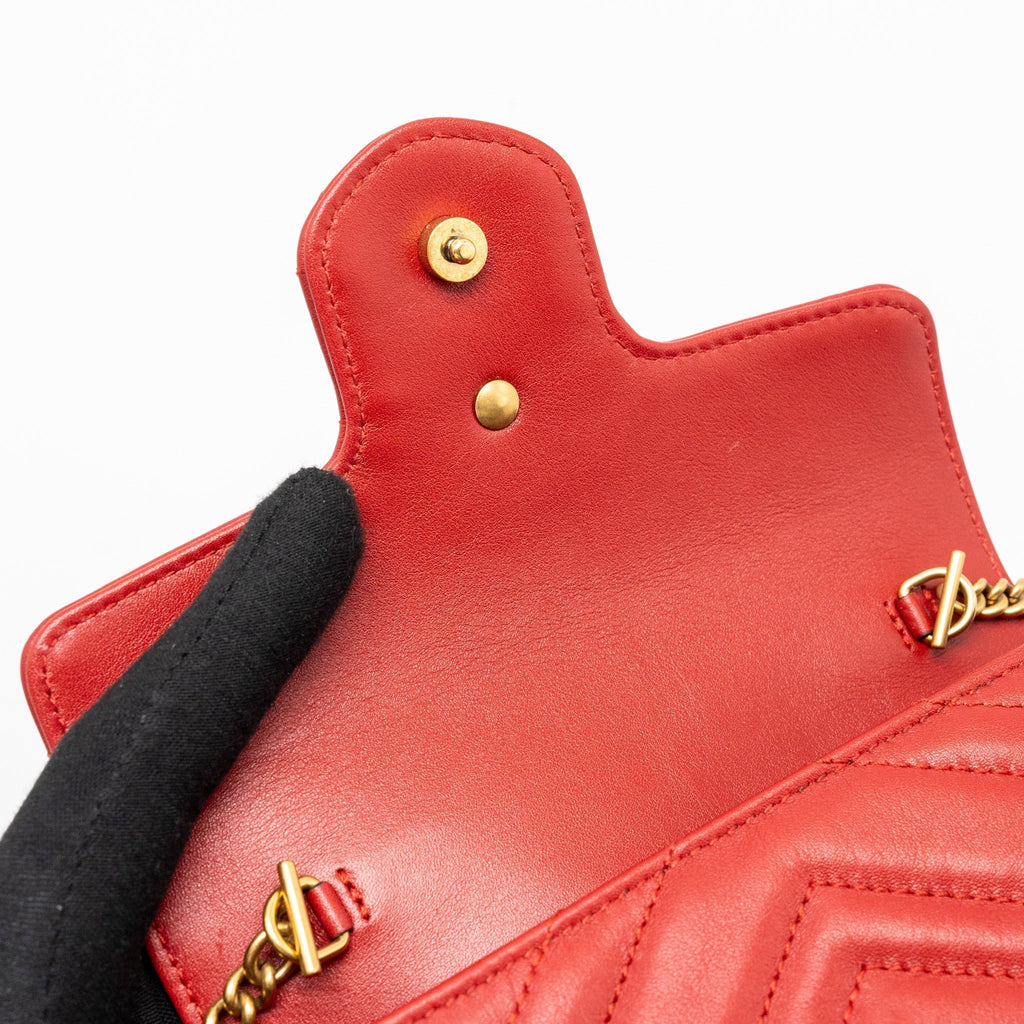 gucci-super-mini-gg-marmont-calfskin-red-ghw