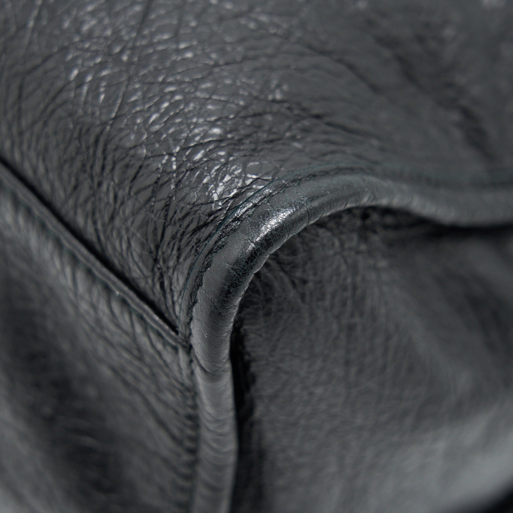 balenciaga-giant-city-bag-in-black