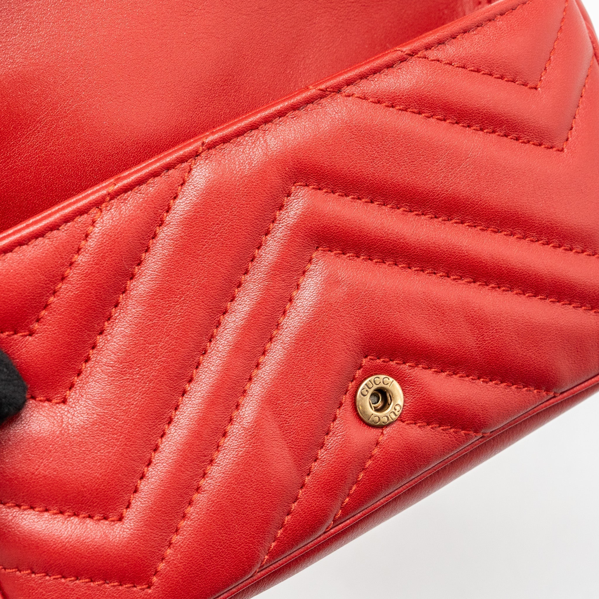 gucci-super-mini-gg-marmont-calfskin-red-ghw