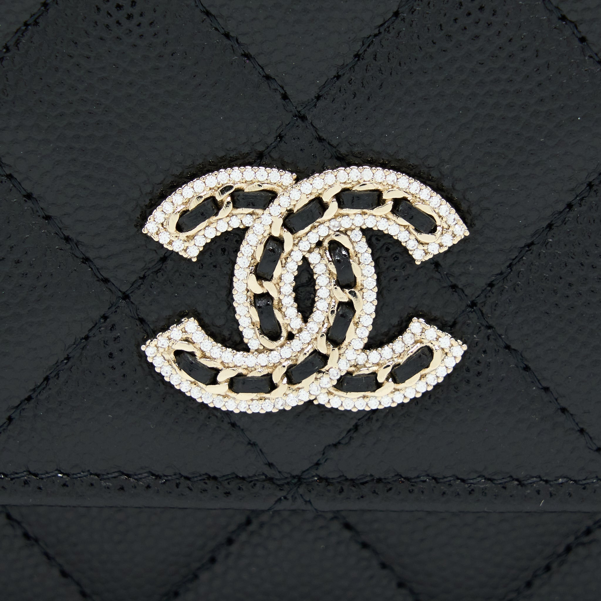chanel-22s-wallet-on-chains-with-detail-cc-logo-caviar-black-lghw