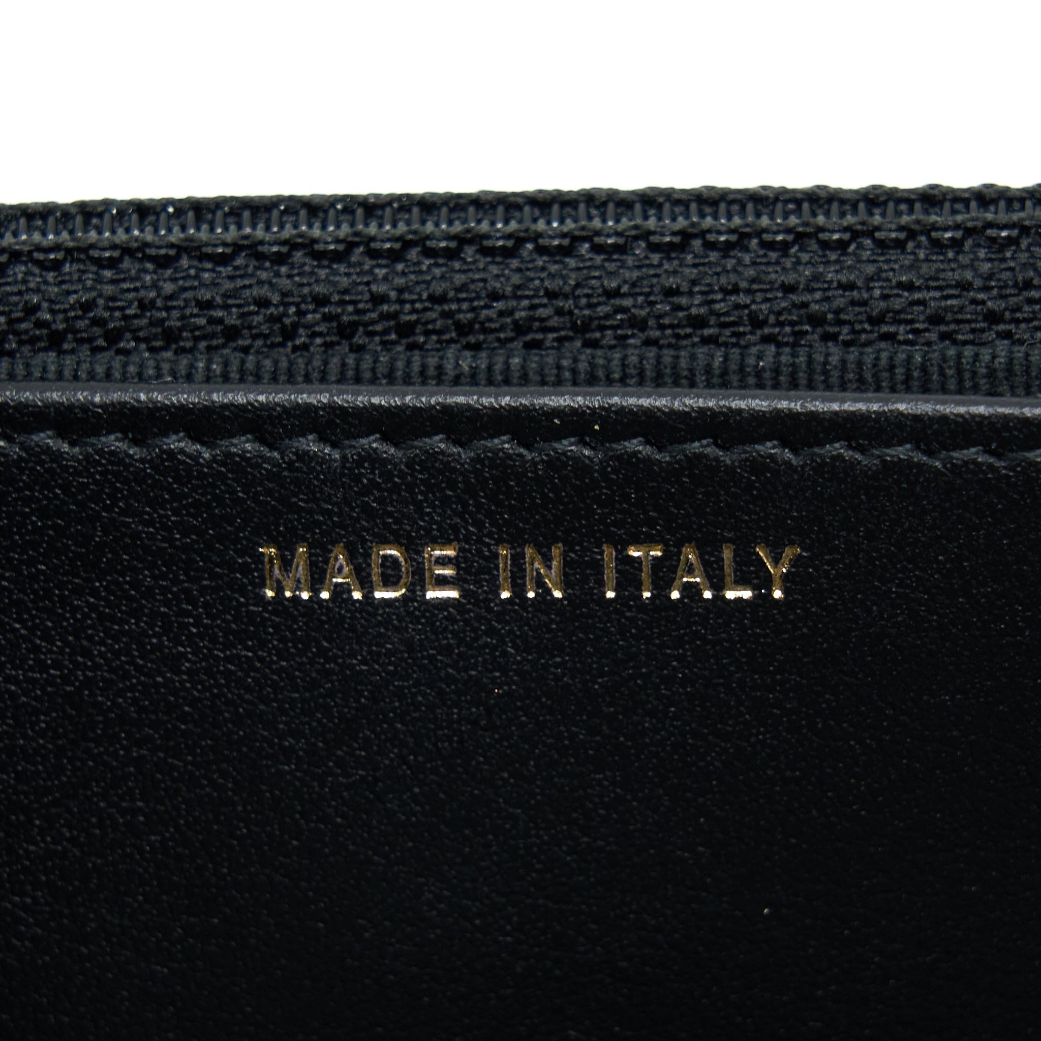chanel-22s-wallet-on-chains-with-detail-cc-logo-caviar-black-lghw
