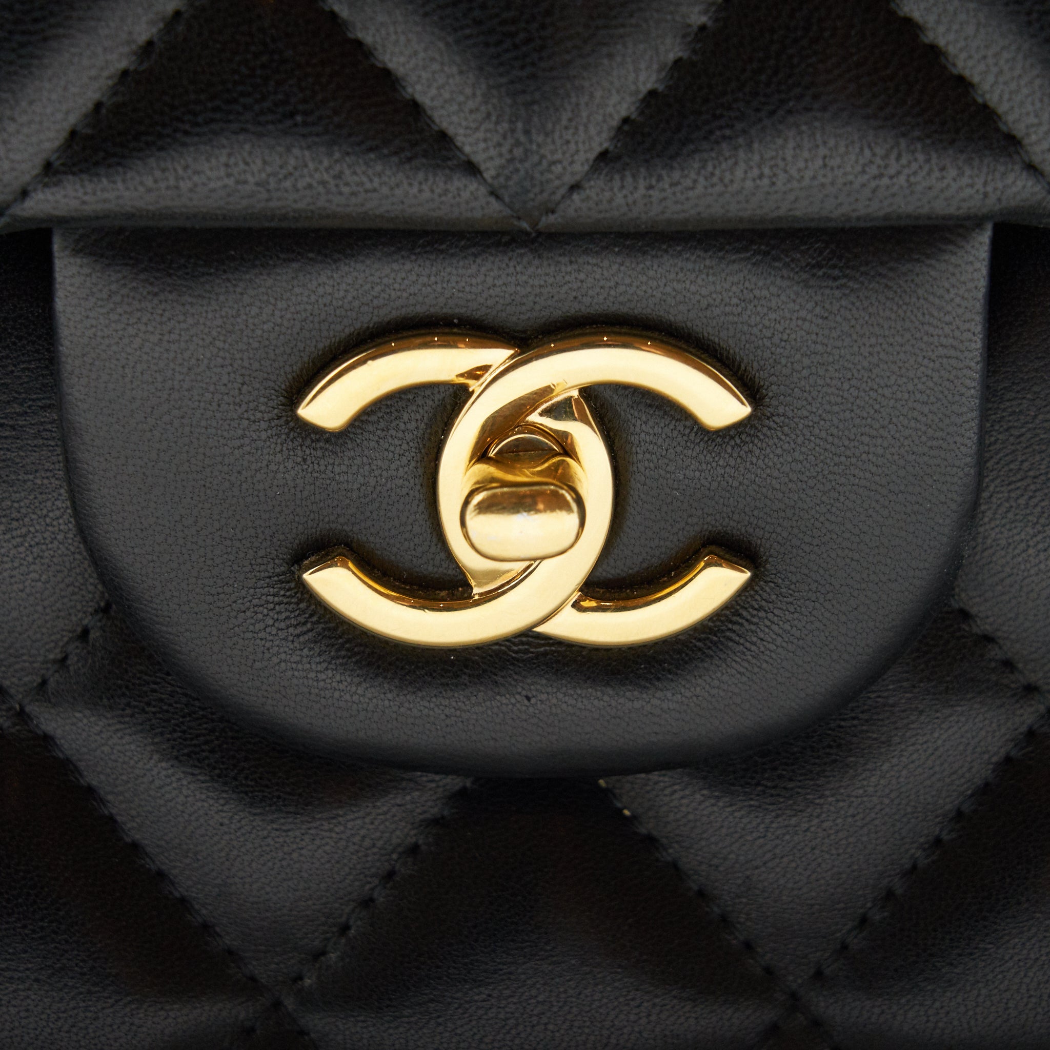 chanel-classic-jumbo-double-flap-bag-lambskin-black-ghw