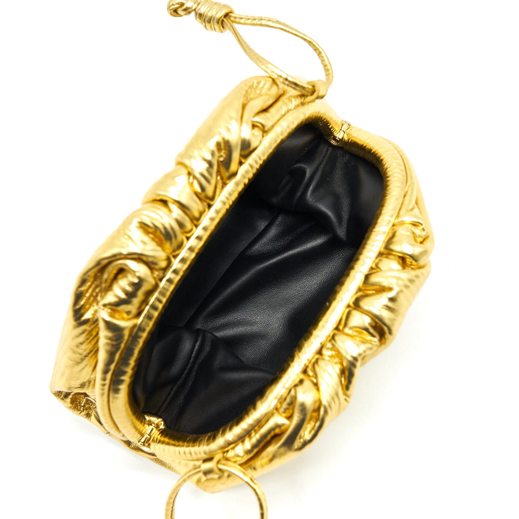 bottega-veneta-the-mini-pouch-color-oro