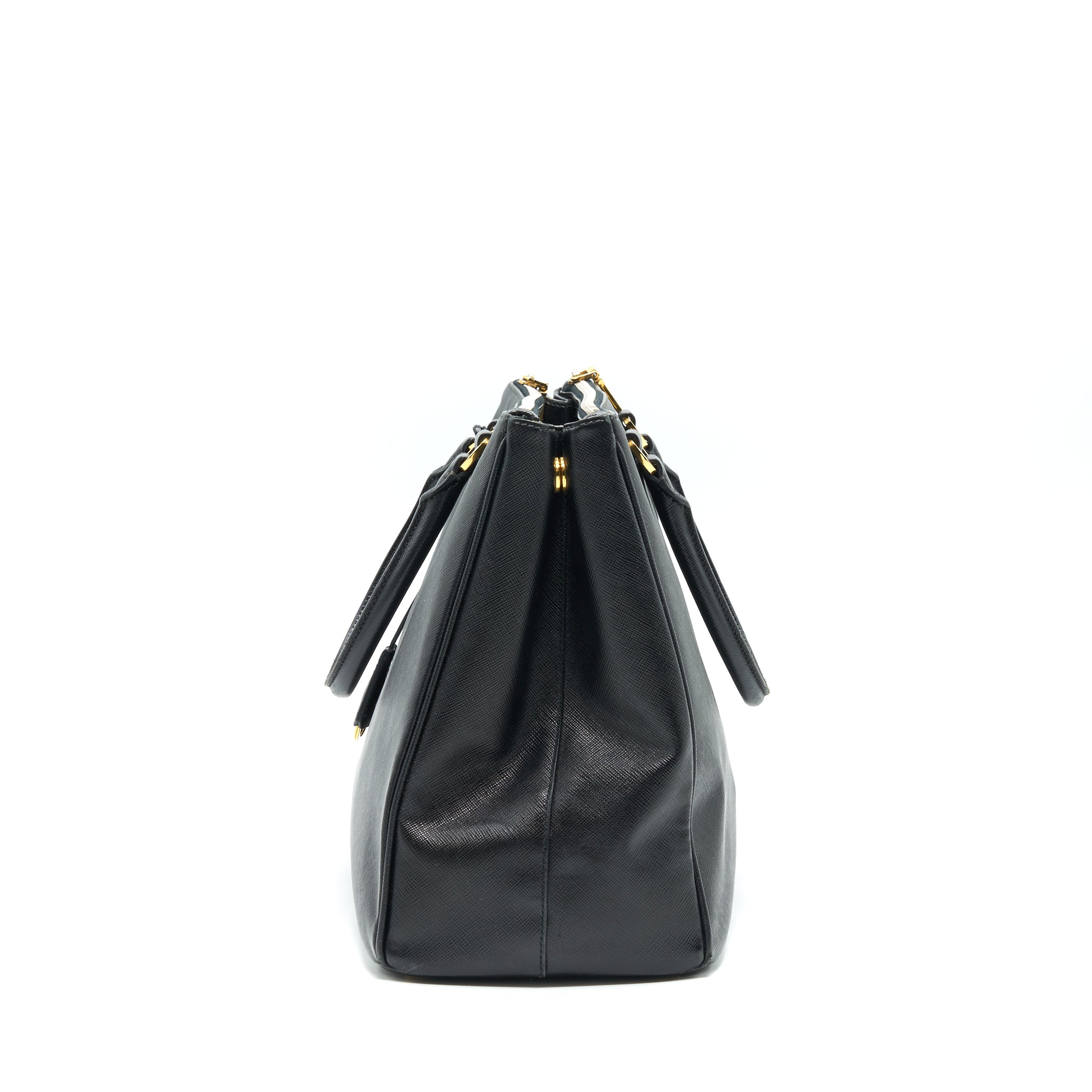 prada-saffiano-tote-large-in-black
