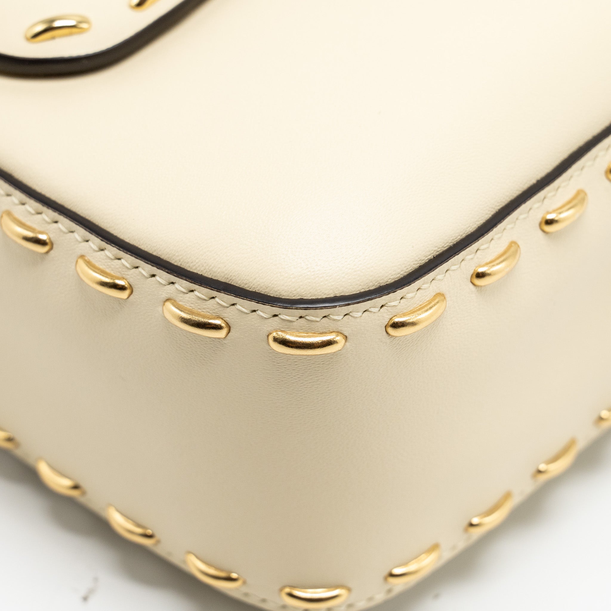 fendi-vitello-king-metal-stitch-baguette-lambskin-white-ghw