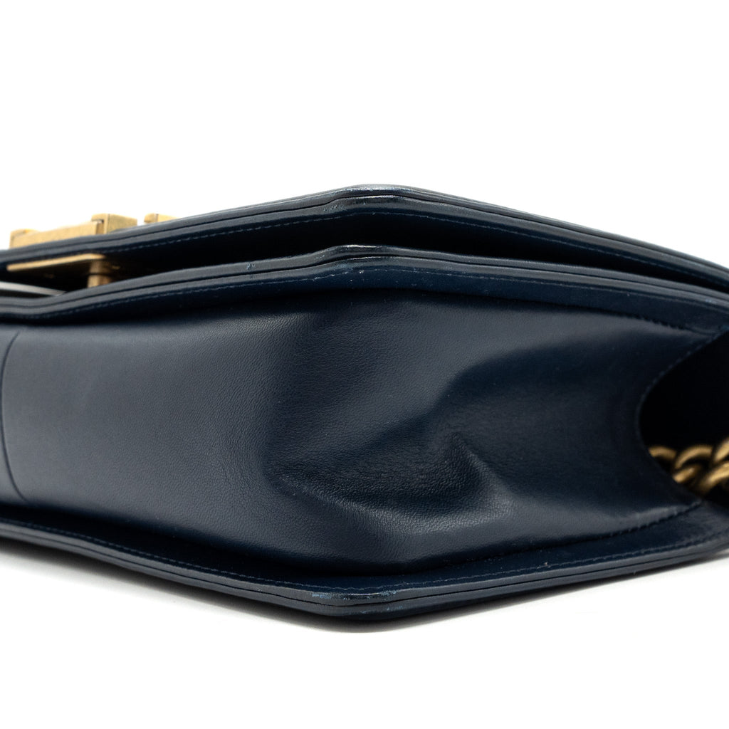 chanel-medium-boy-bag-calfskin-blue-ghw-1