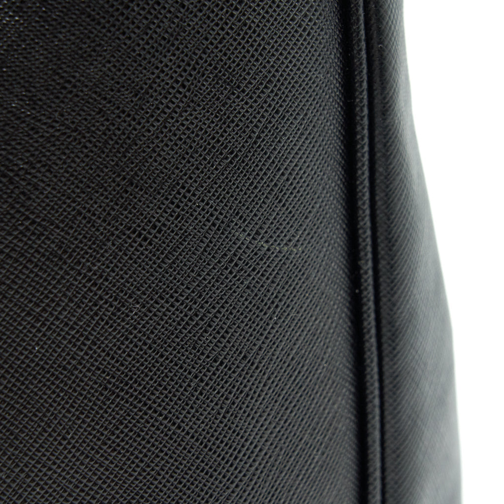 prada-saffiano-tote-large-in-black