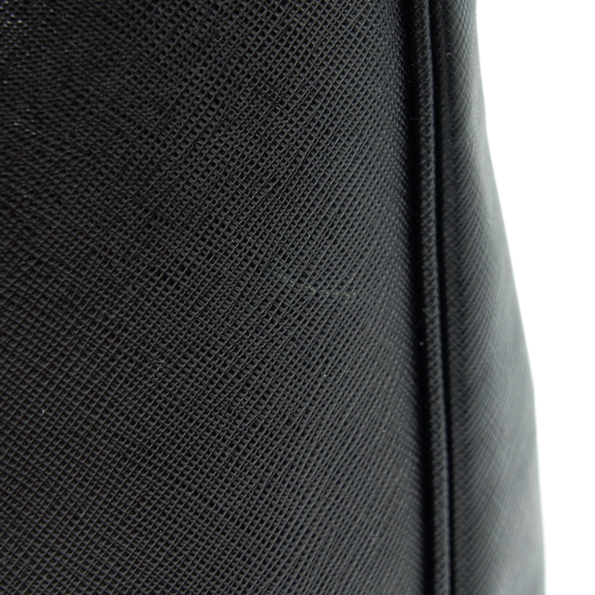 prada-saffiano-tote-large-in-black
