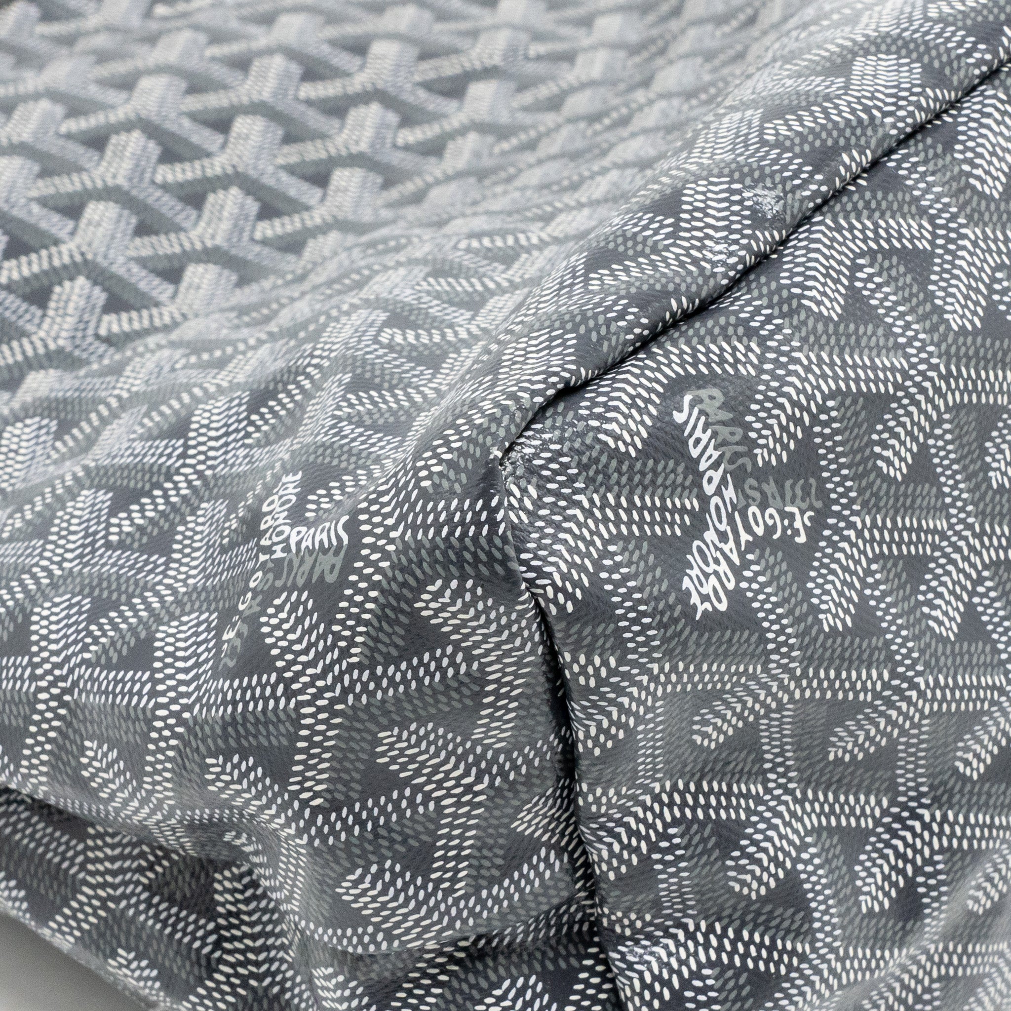 goyard-boheme-hobo-pm-bag-goyardine-canvas-calfskin-gris-shw