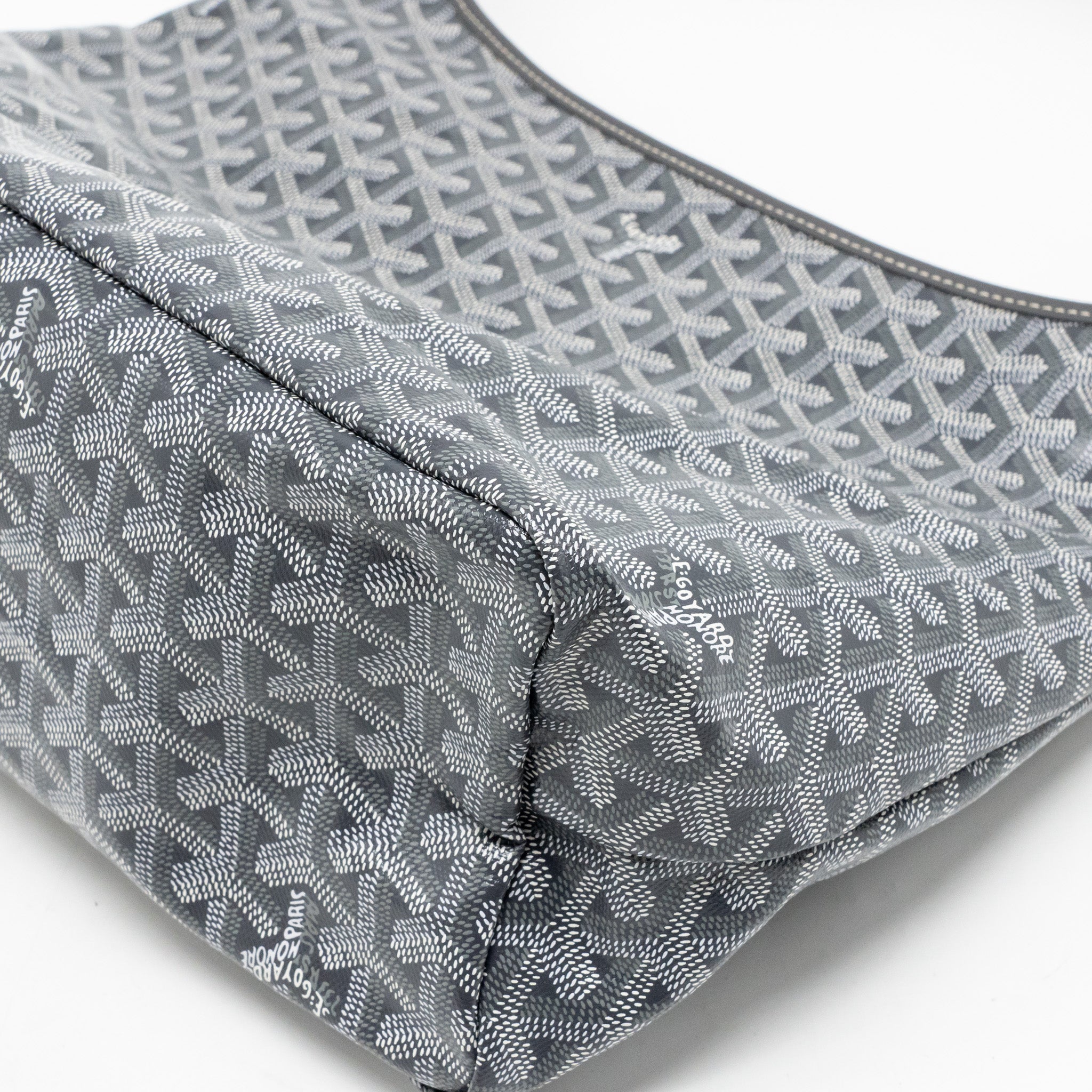 goyard-boheme-hobo-pm-bag-goyardine-canvas-calfskin-gris-shw