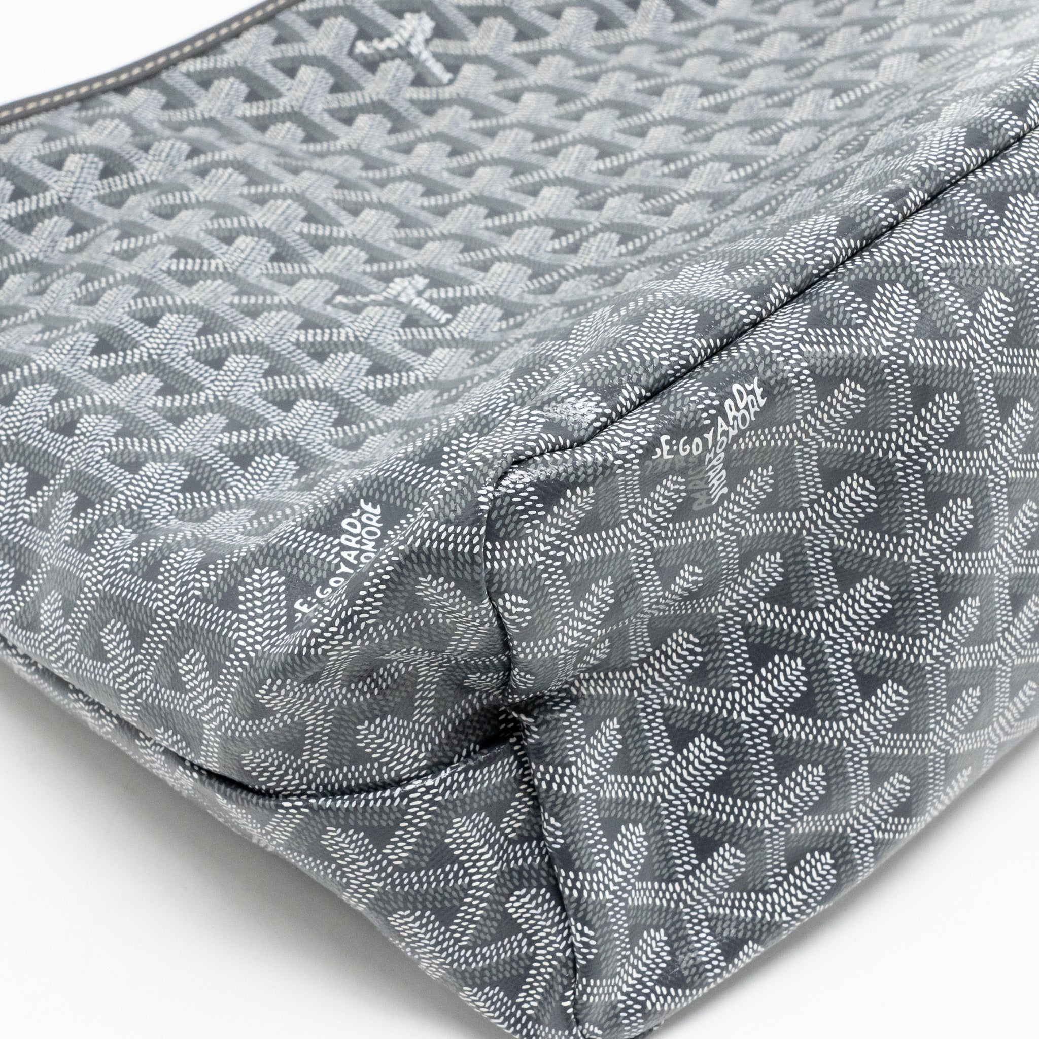 goyard-boheme-hobo-pm-bag-goyardine-canvas-calfskin-gris-shw