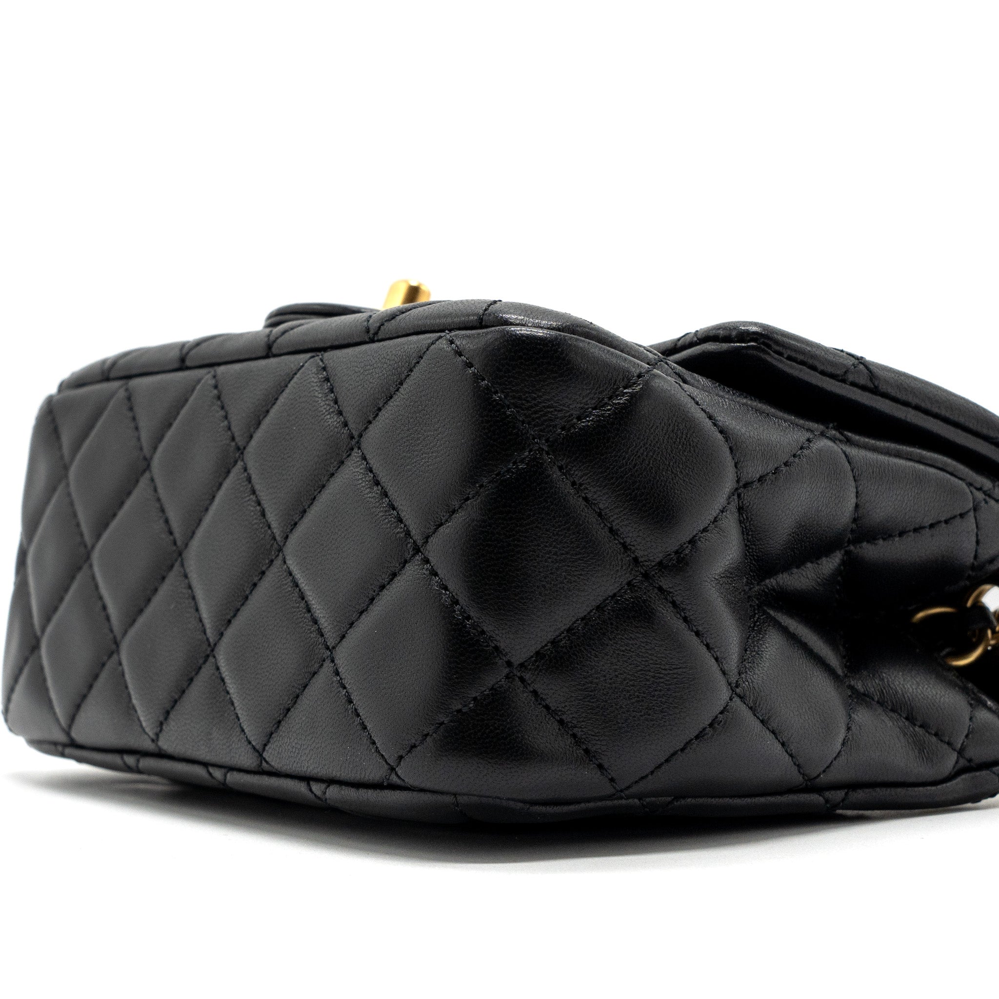 chanel-pearl-crush-mini-square-lambskin-black-ghwmicrochip