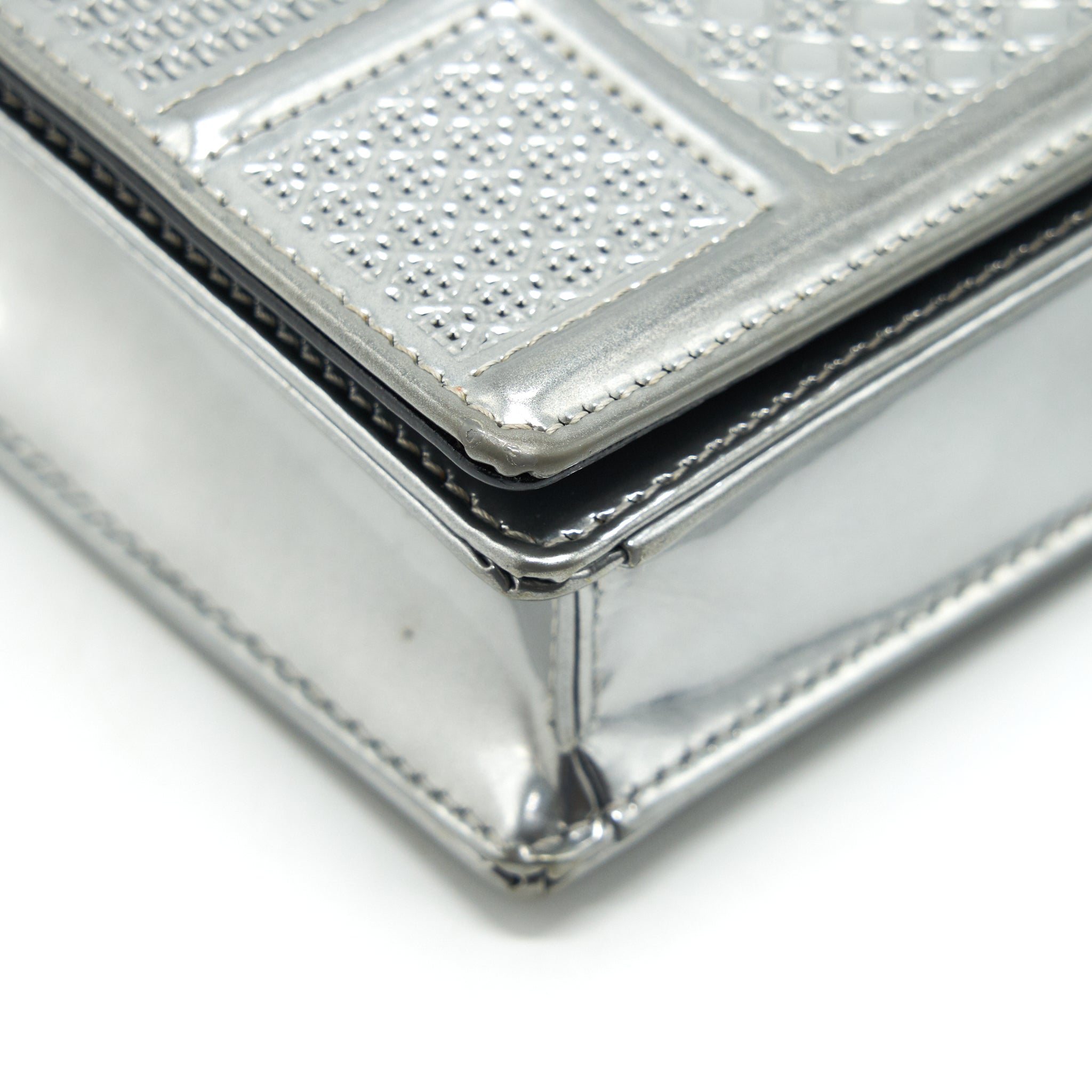 dior-diorama-wallet-on-chain-metallic-silver-shw