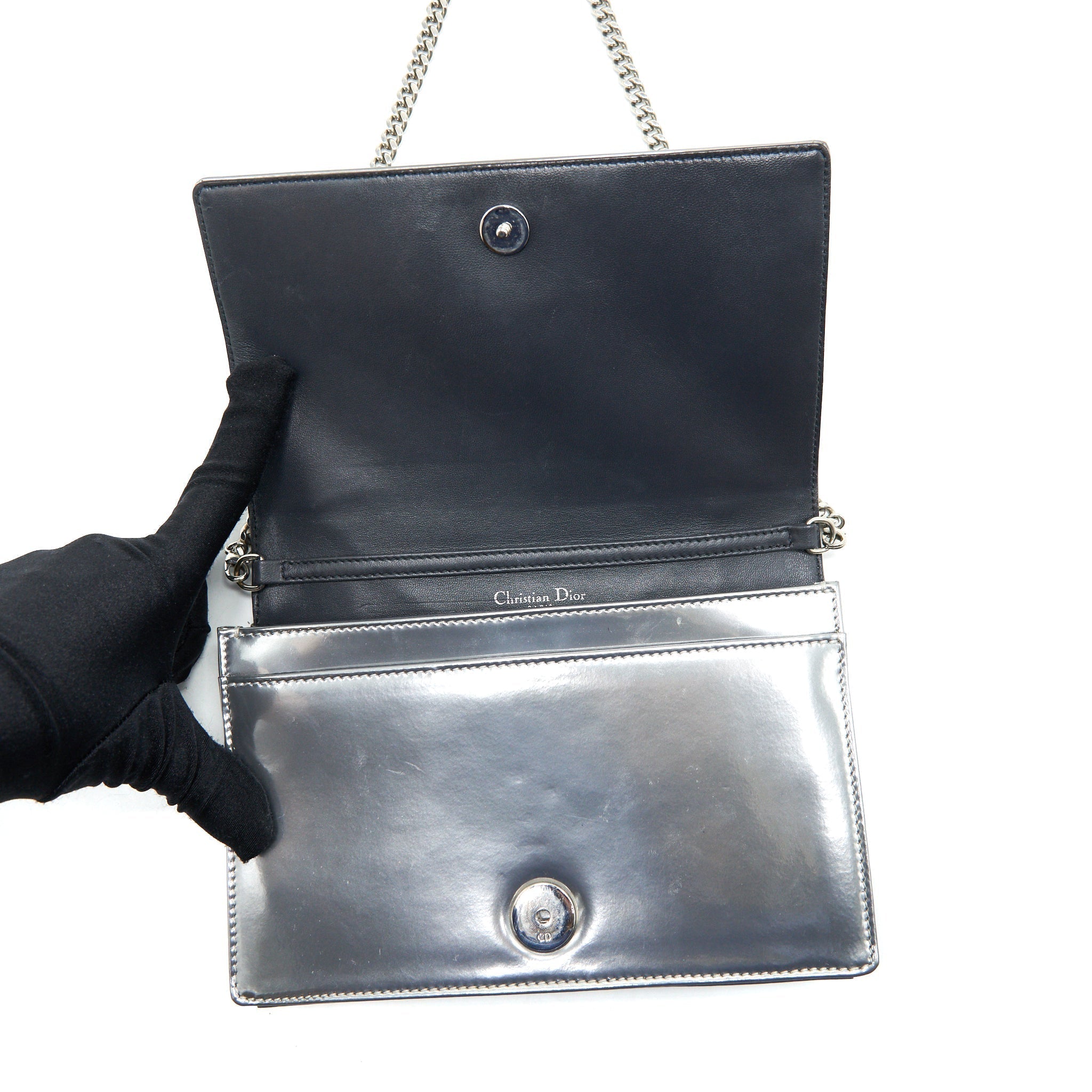 dior-diorama-wallet-on-chain-metallic-silver-shw