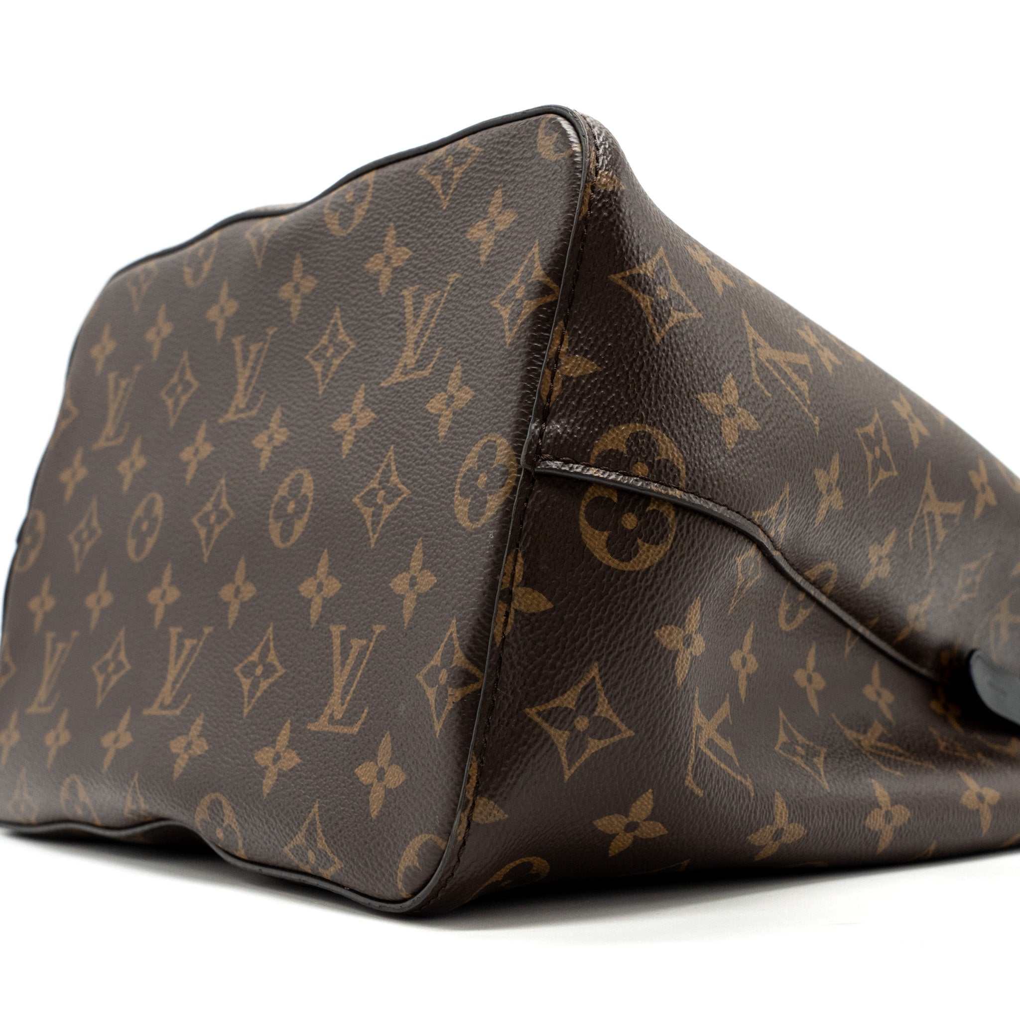 louis-vuitton-neonoe-mm-monogram-canvas-black-ghw