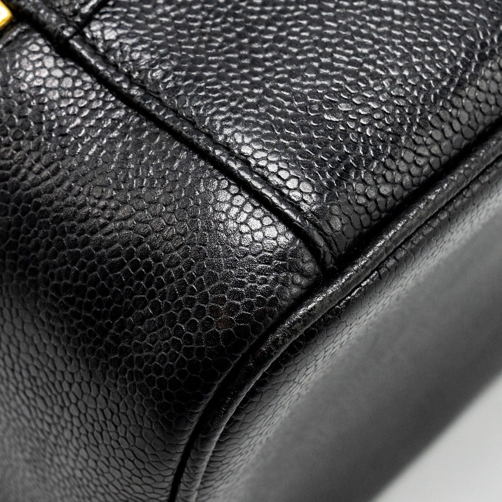 chanel-vintage-vanity-case-caviar-black-ghw-copy