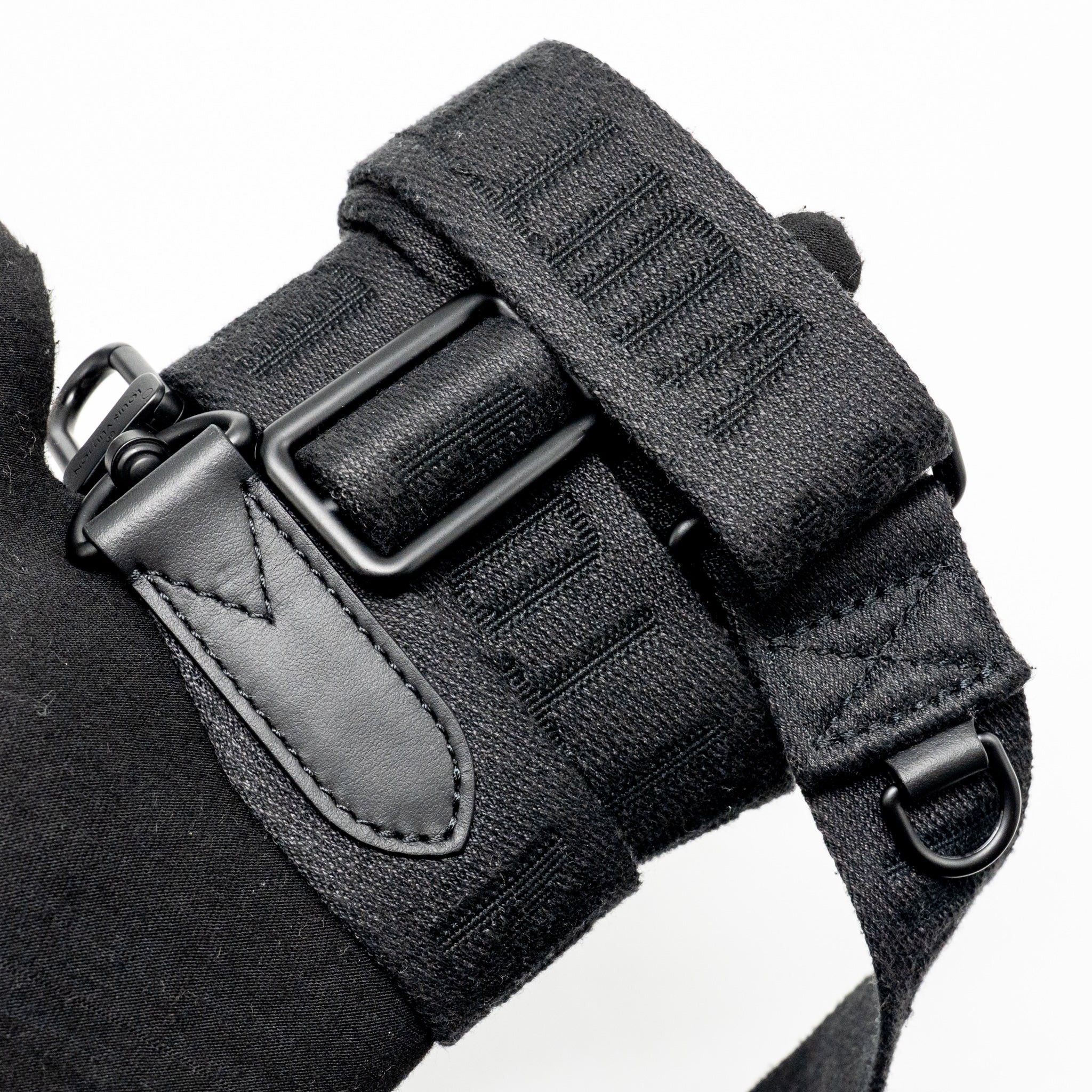 louis-vuitton-keepall-bandouliere-25-monogram-taurillon-leather-black-with-black-hardware