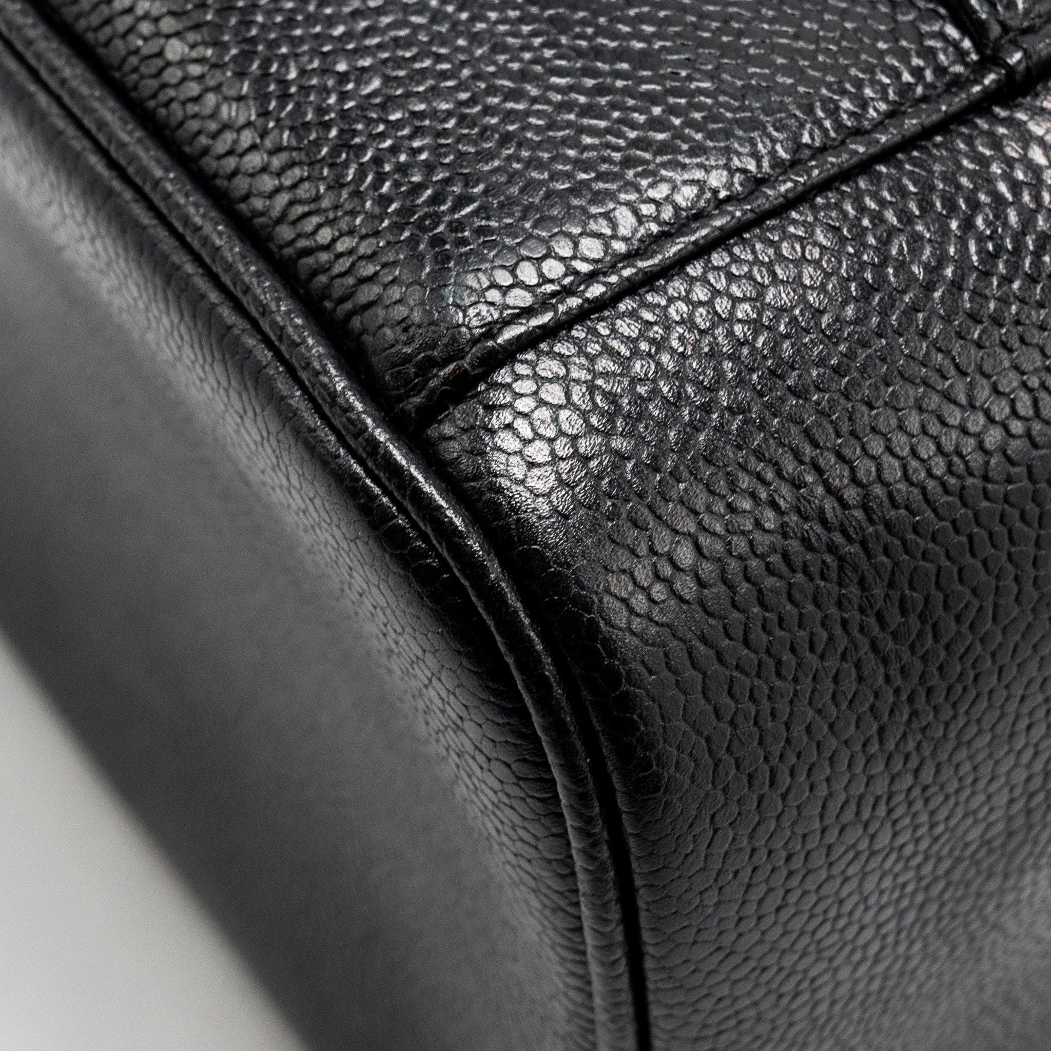 chanel-vintage-vanity-case-caviar-black-ghw-copy