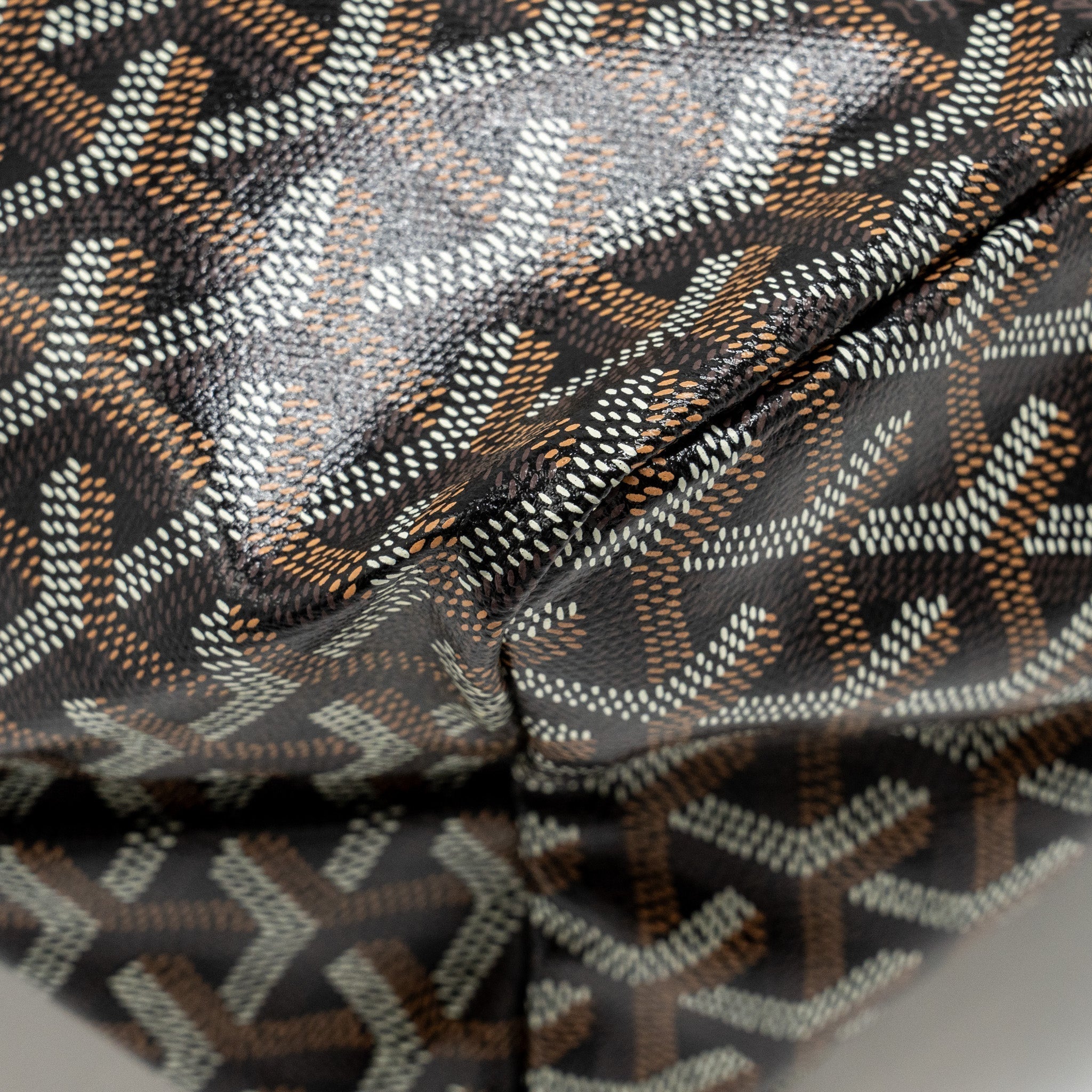 goyard-saint-louis-tote-pm-goyardline-canvas-black