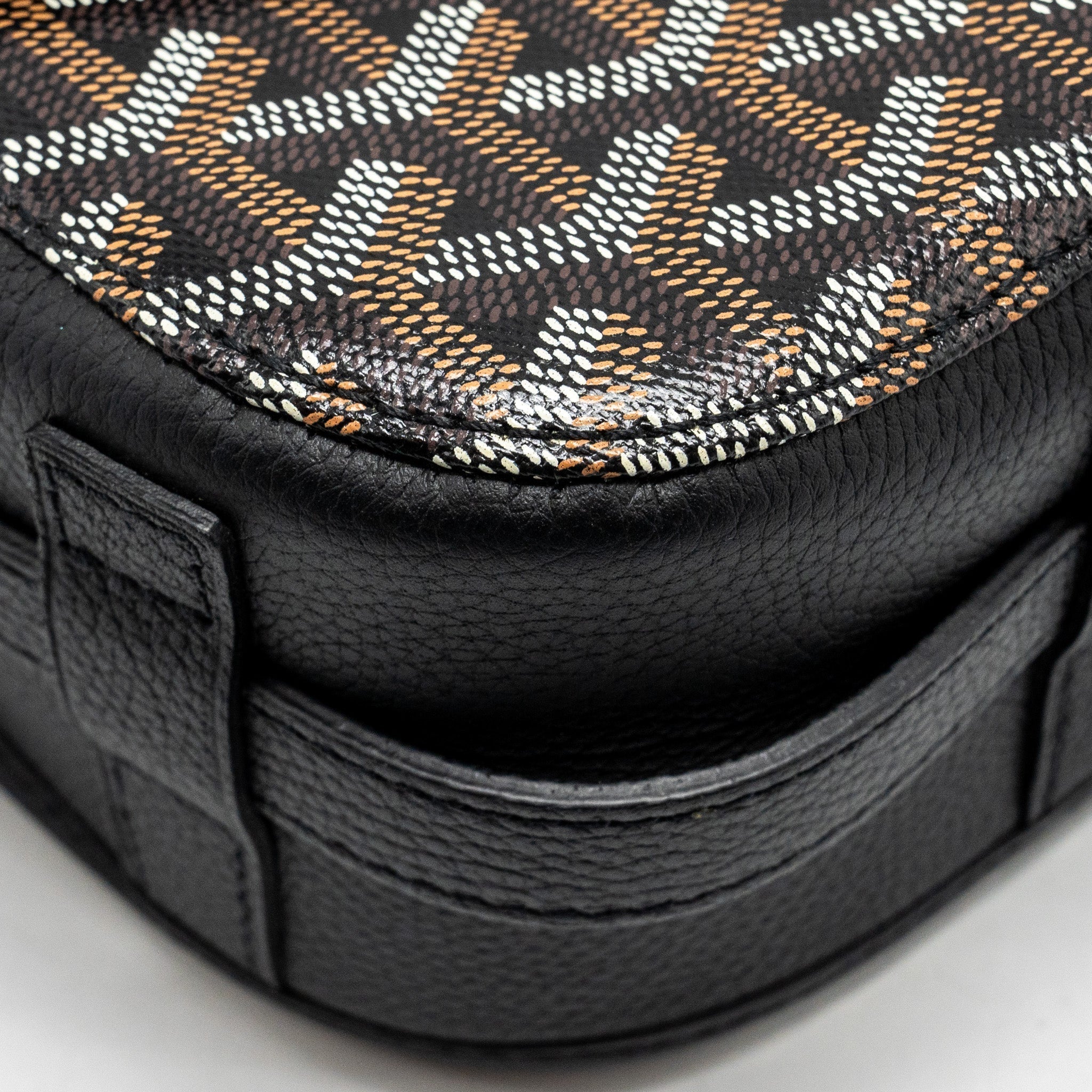goyard-belvedere-mm-messenger-bag-goyardine-canvas-calfskin-black-shw