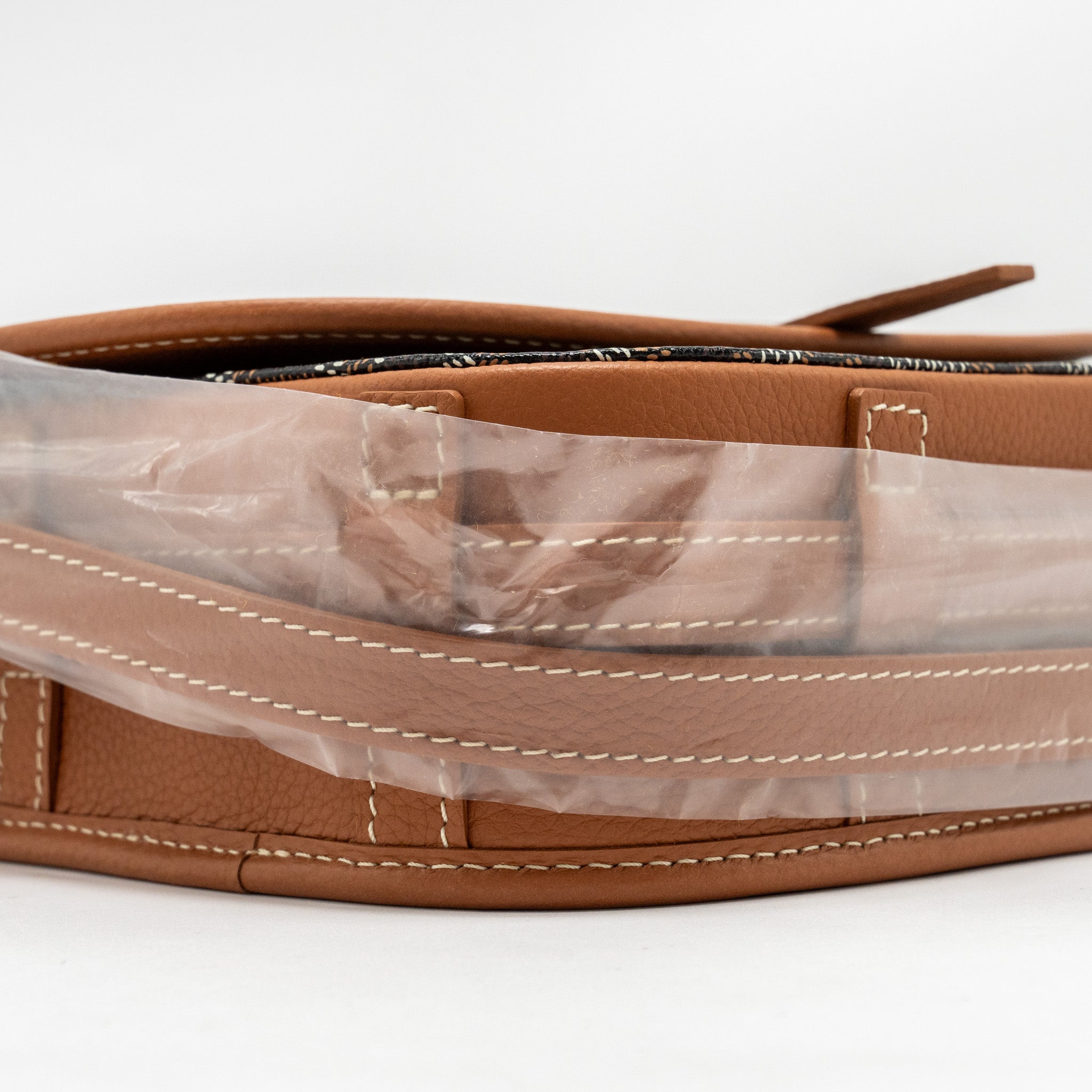 goyard-belvedere-pm-messenger-bag-goyardline-canvas-calfskin-black-tan-shw-2