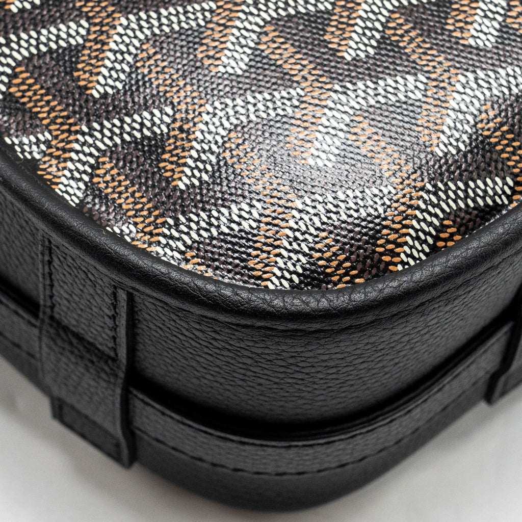 goyard-belvedere-mm-messenger-bag-goyardine-canvas-calfskin-black-shw
