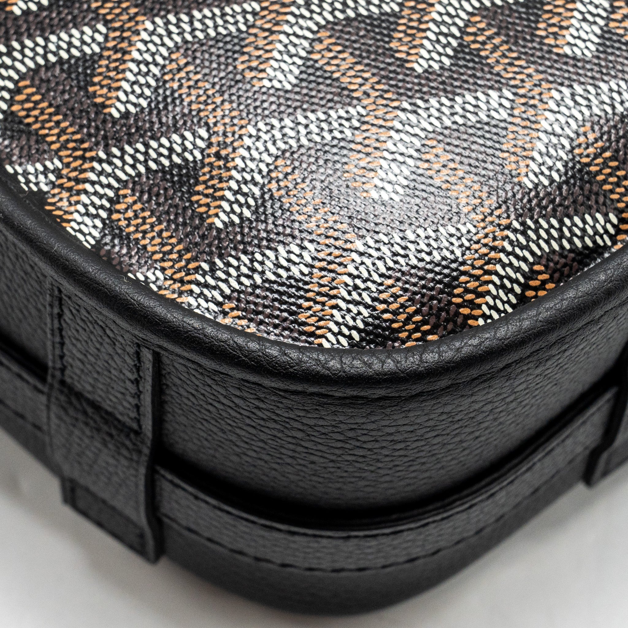 goyard-belvedere-mm-messenger-bag-goyardine-canvas-calfskin-black-shw