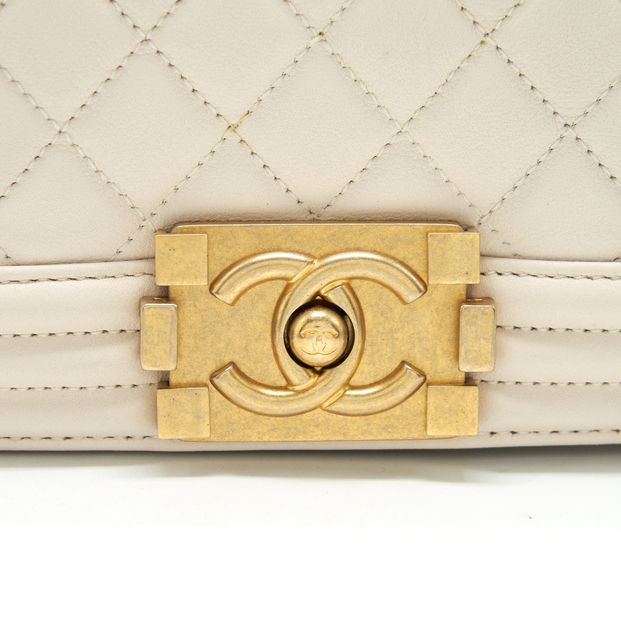 chanel-small-boy-chanel-calfskin-white-ghw