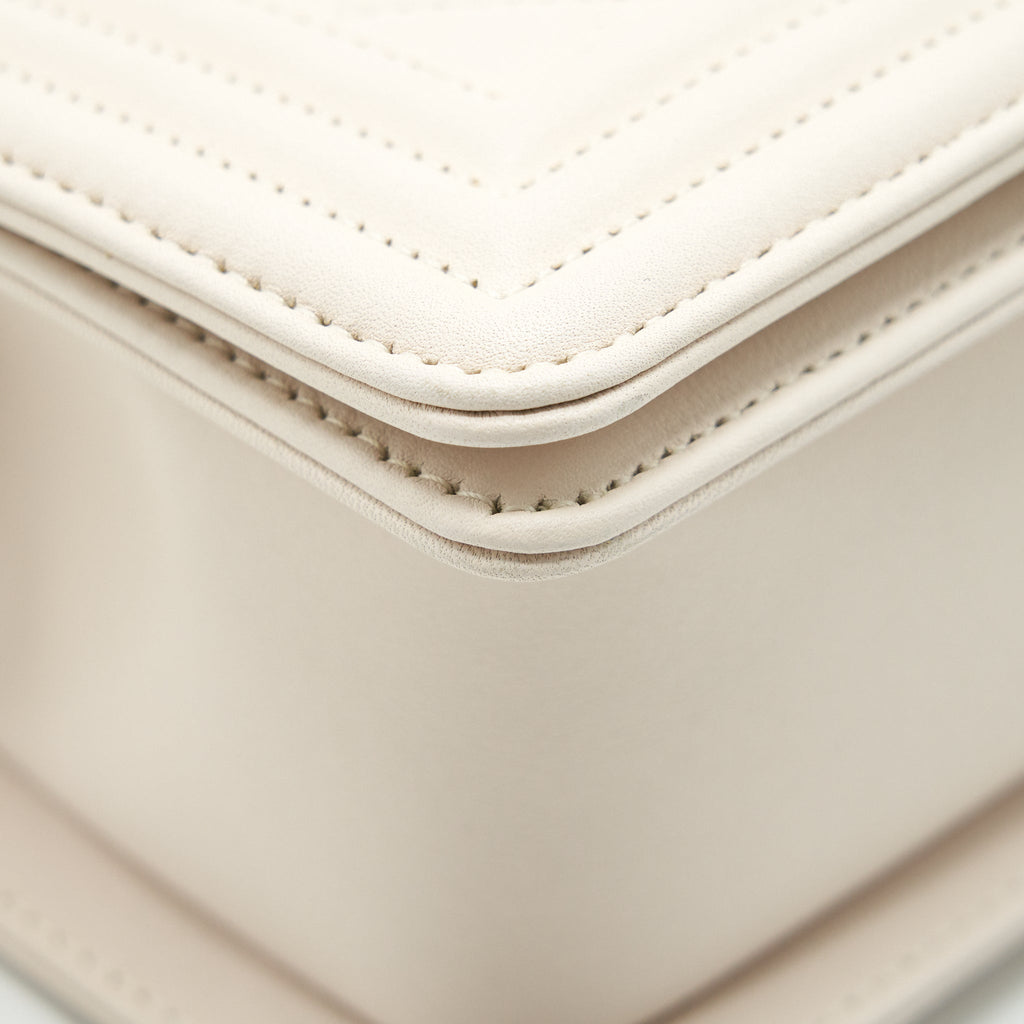 chanel-small-boy-chanel-calfskin-white-ghw