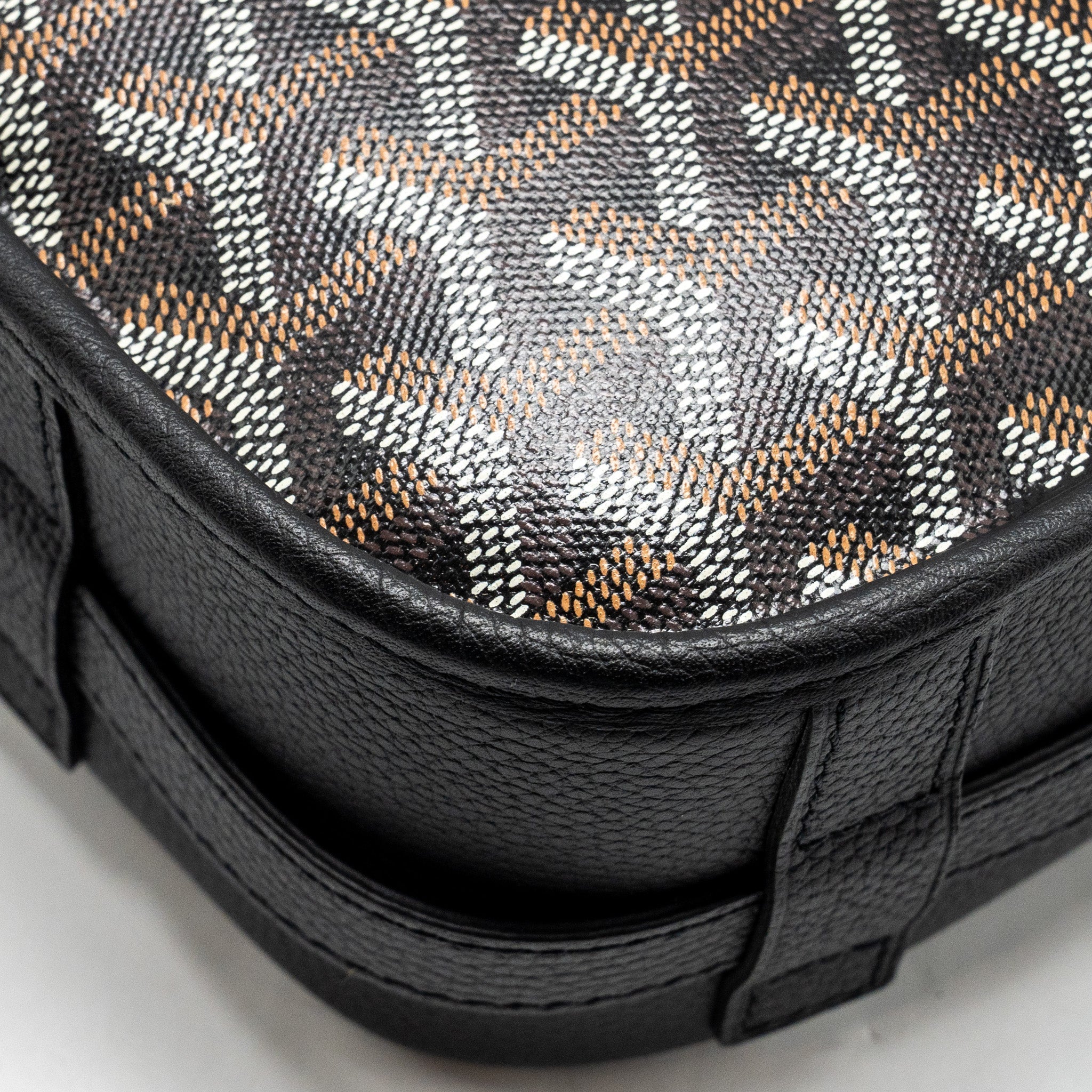 goyard-belvedere-mm-messenger-bag-goyardine-canvas-calfskin-black-shw
