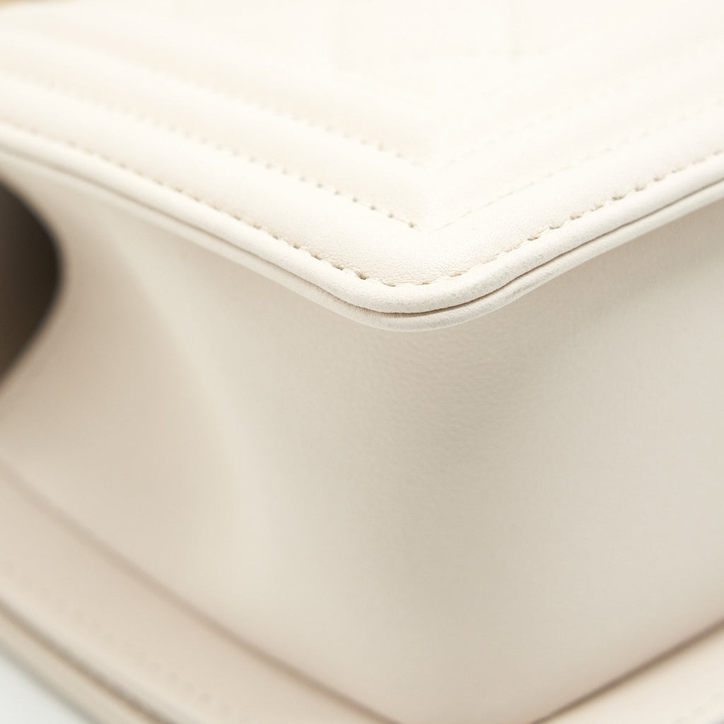 chanel-small-boy-chanel-calfskin-white-ghw