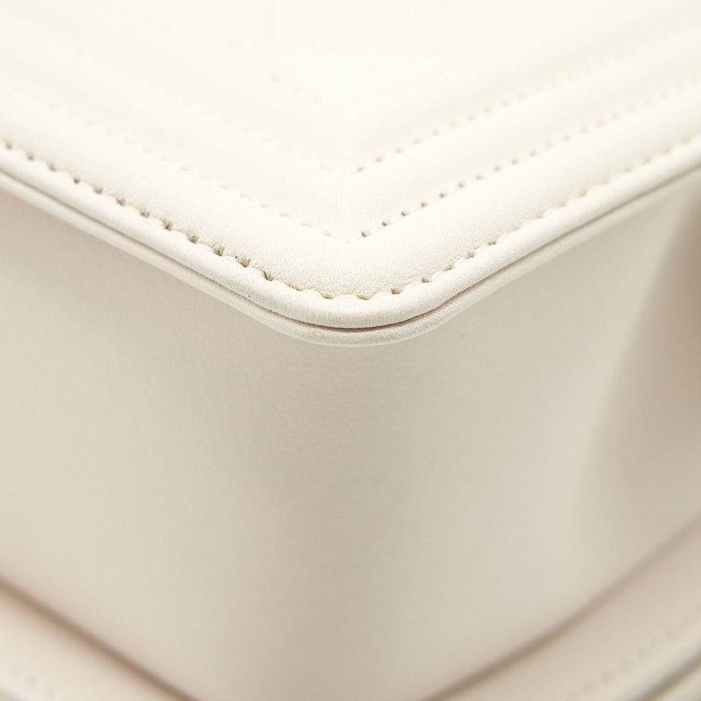 chanel-small-boy-chanel-calfskin-white-ghw