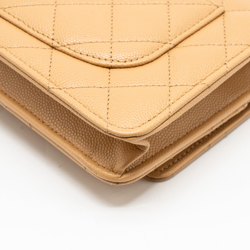 chanel-detailed-cc-classic-wallet-on-chain-caviar-beige-lghw-microchip