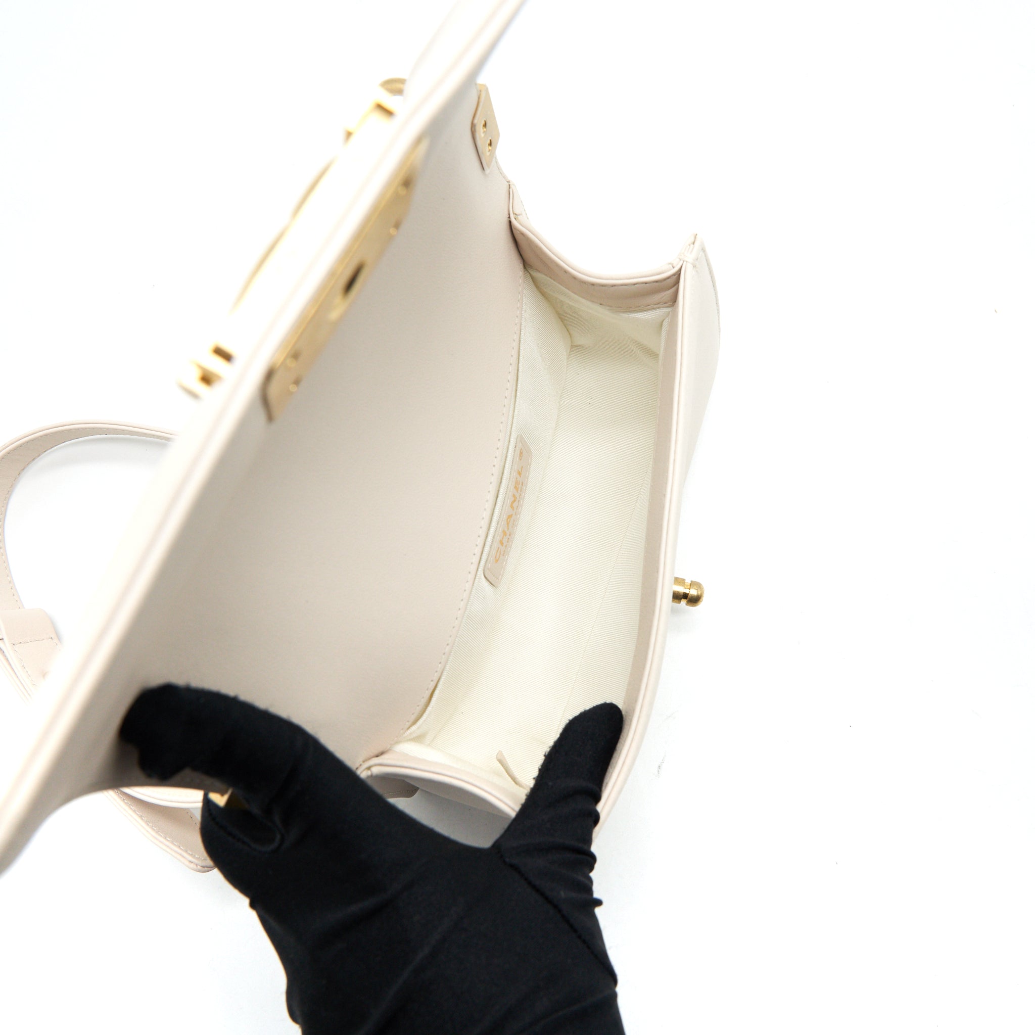 chanel-small-boy-chanel-calfskin-white-ghw
