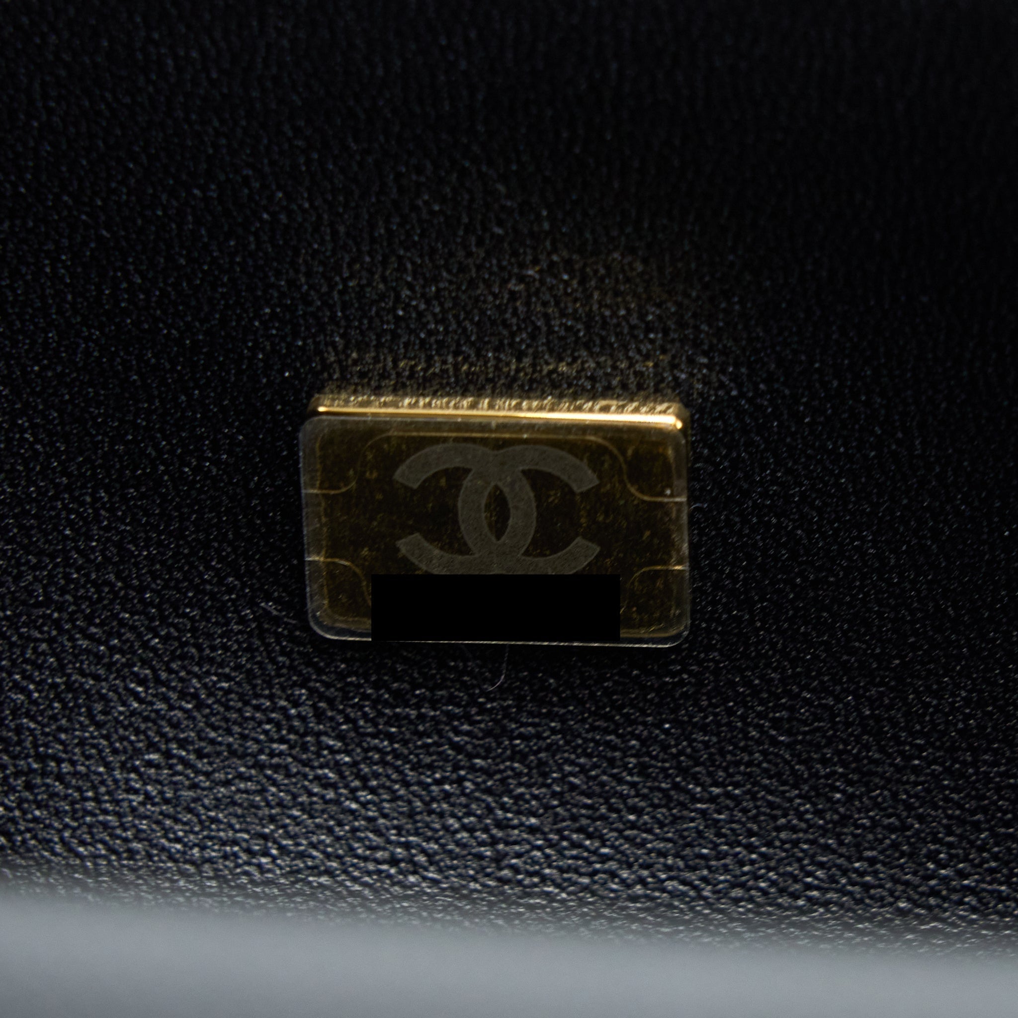 chanel-small-boy-bag-caviar-black-ghw-microchip-1